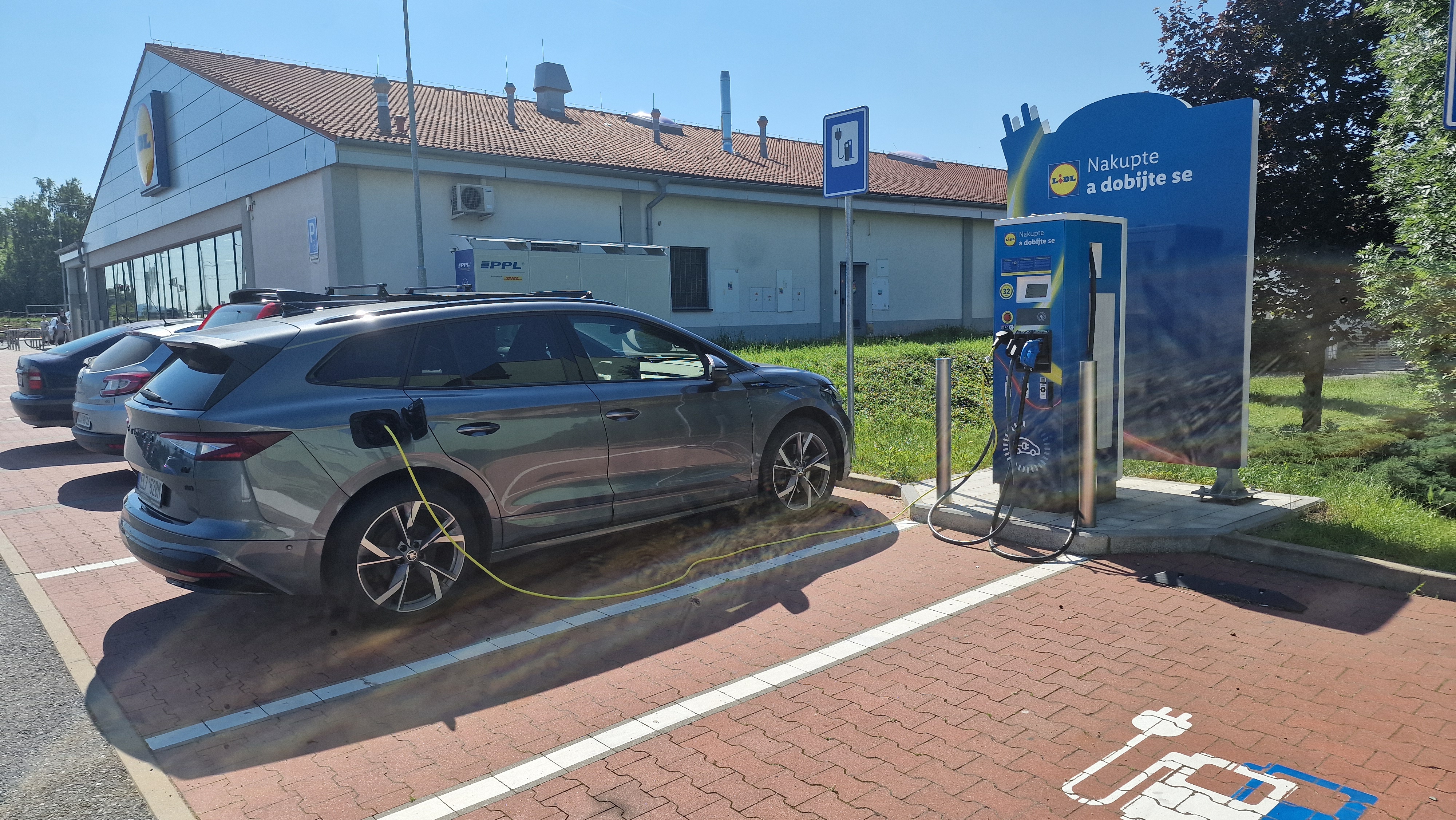 Nabíjecí stanice Lidl foto 2