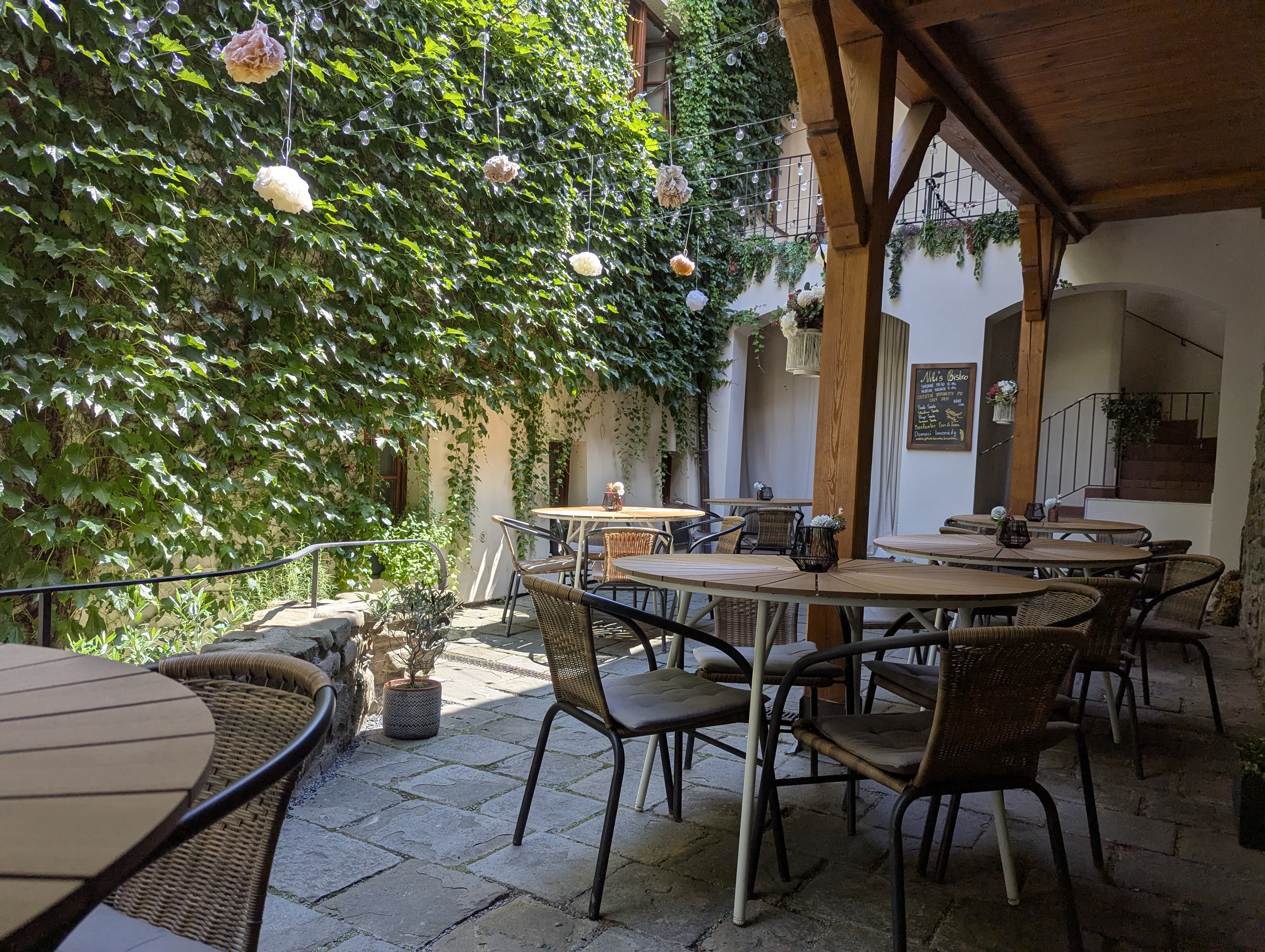 Nikis Bistro - kavárna foto 2