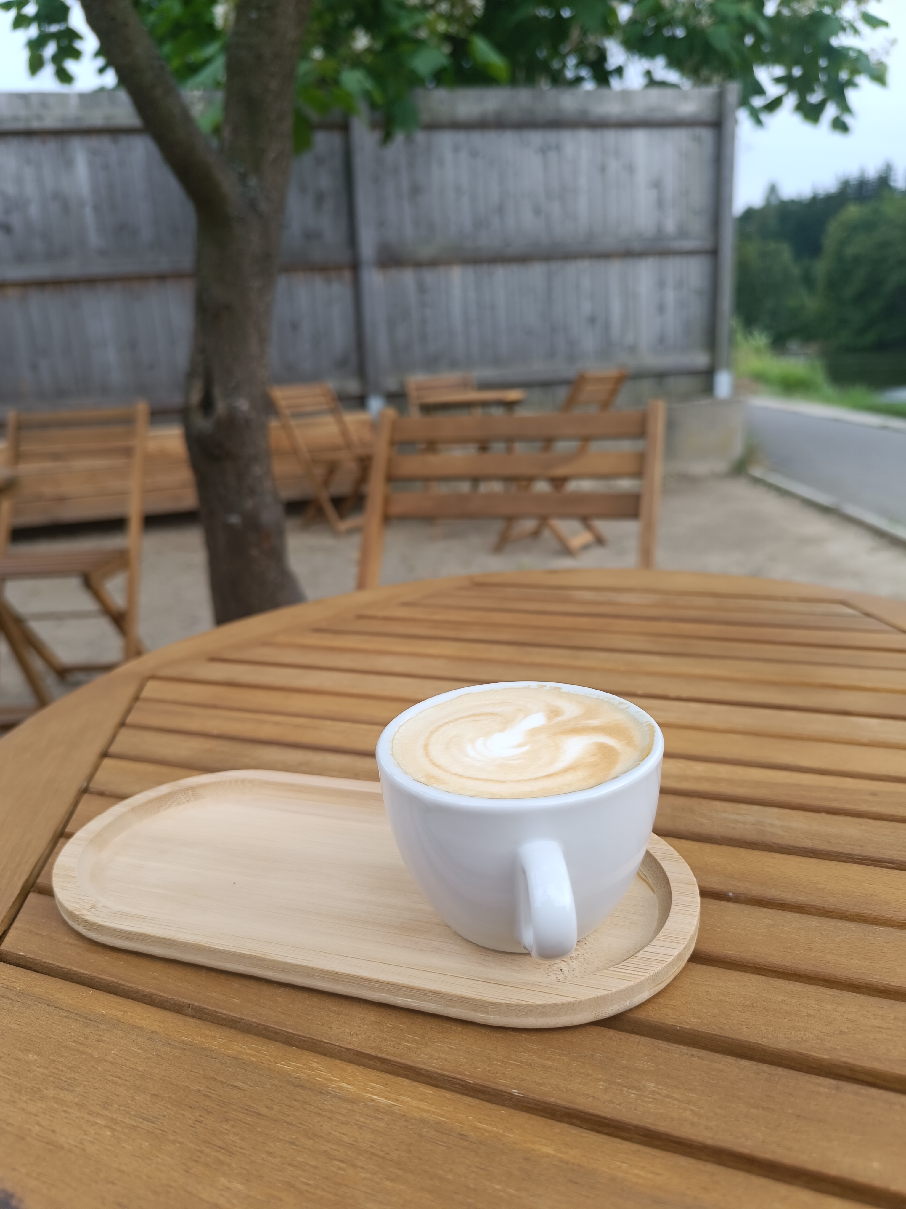 Café na břehu foto 6