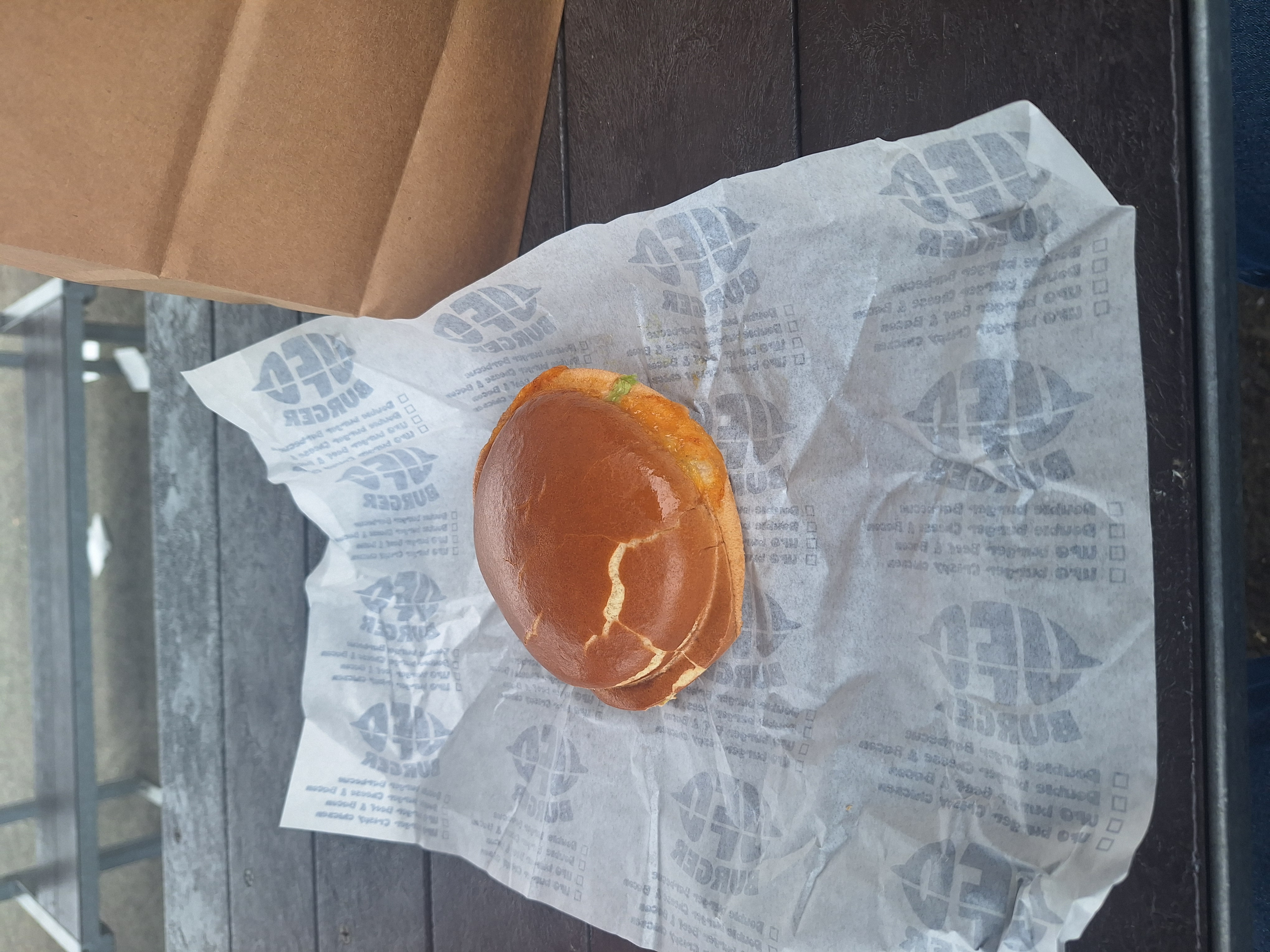 UFO Burger foto 4