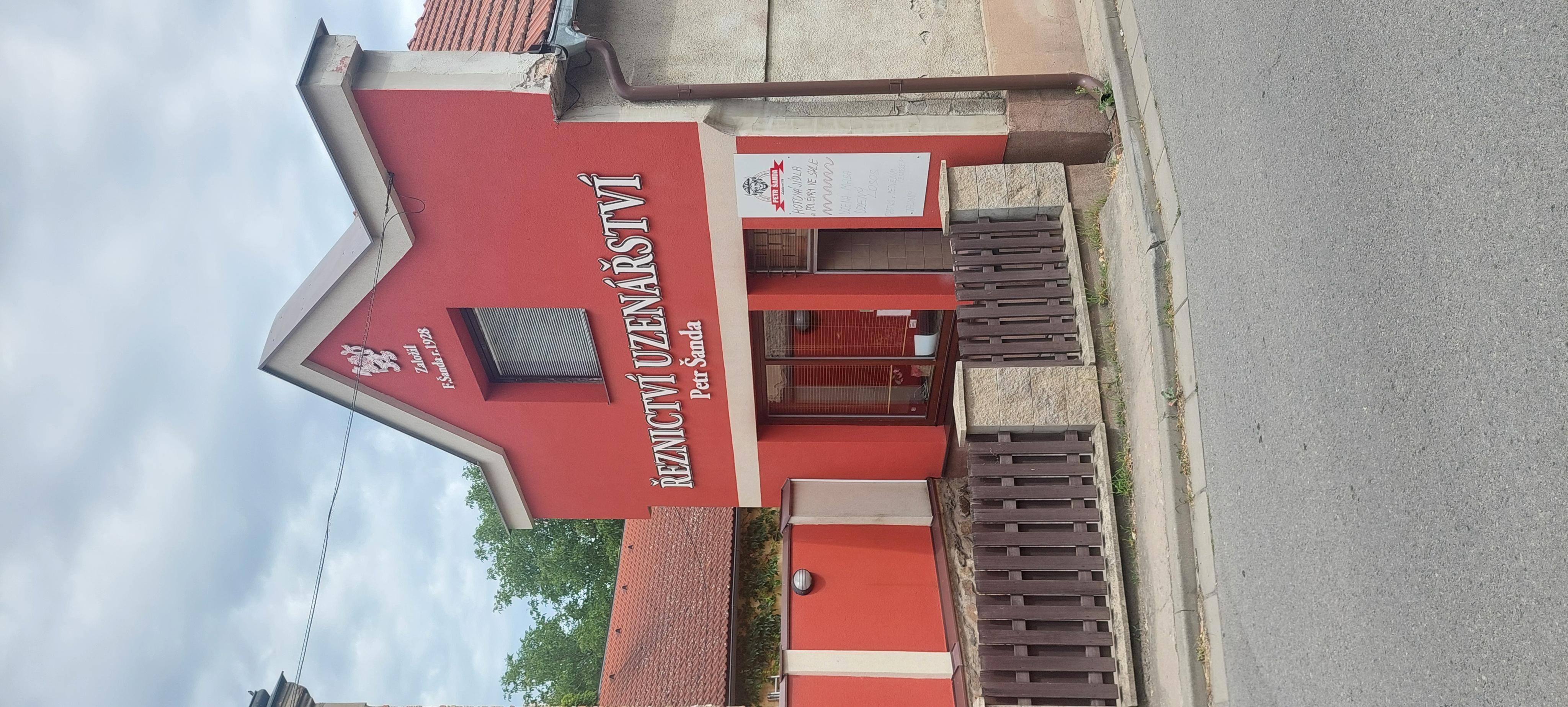 Rodinné uzenářství Šanda foto 2