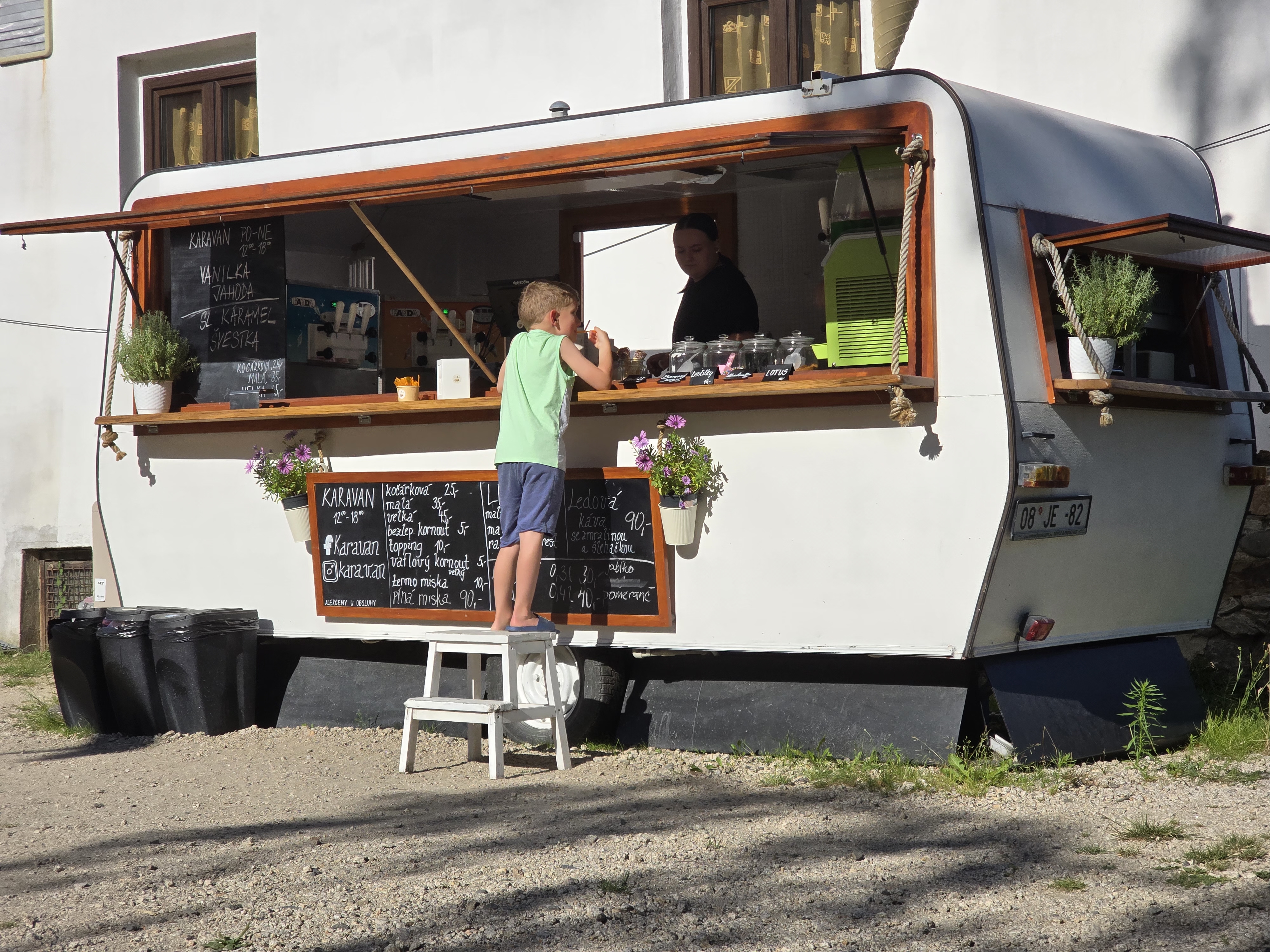 Karavan - točená zmrzlina foto 3