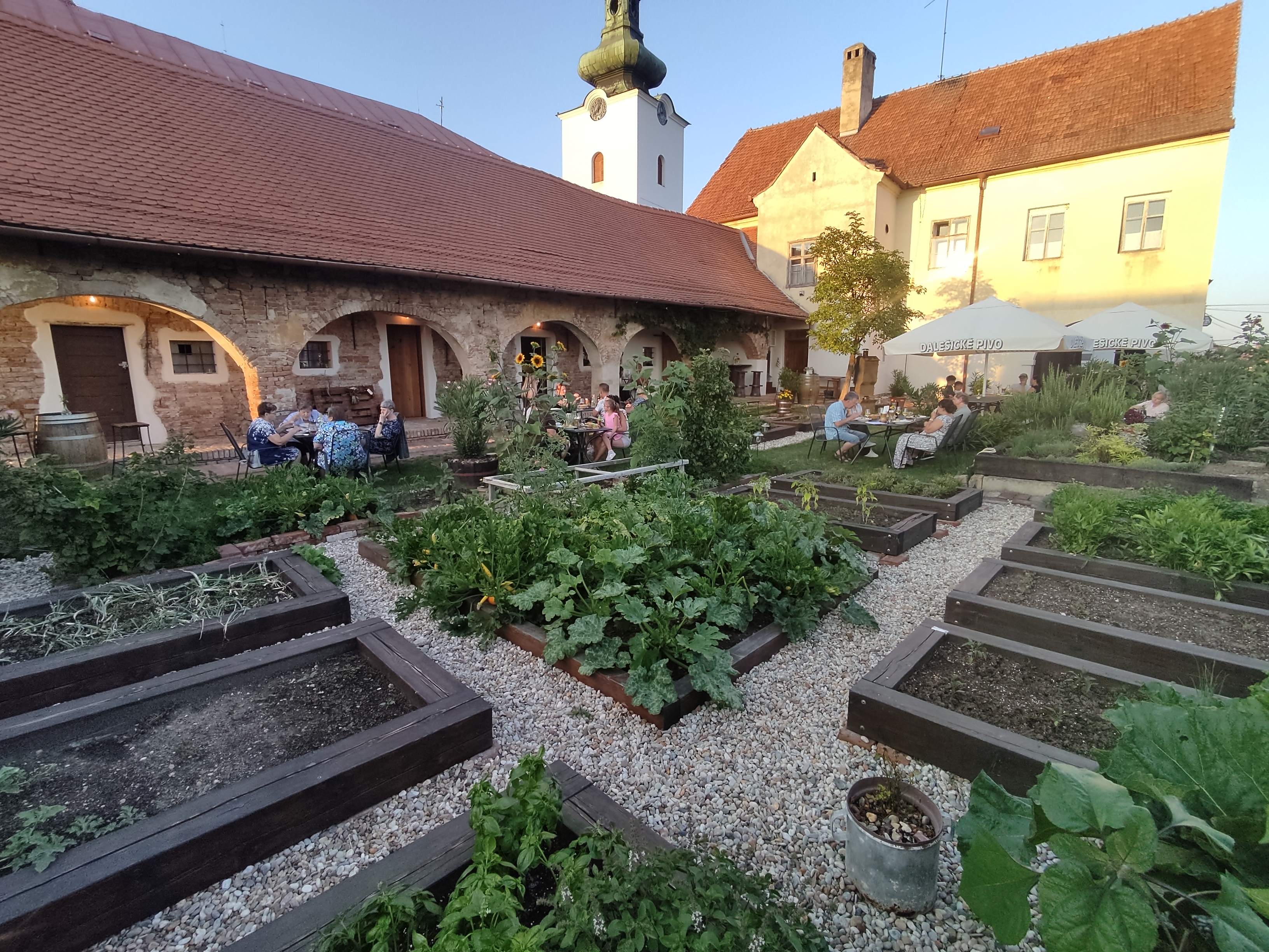 Vinařství Přítluky & Farská zahrada foto 5