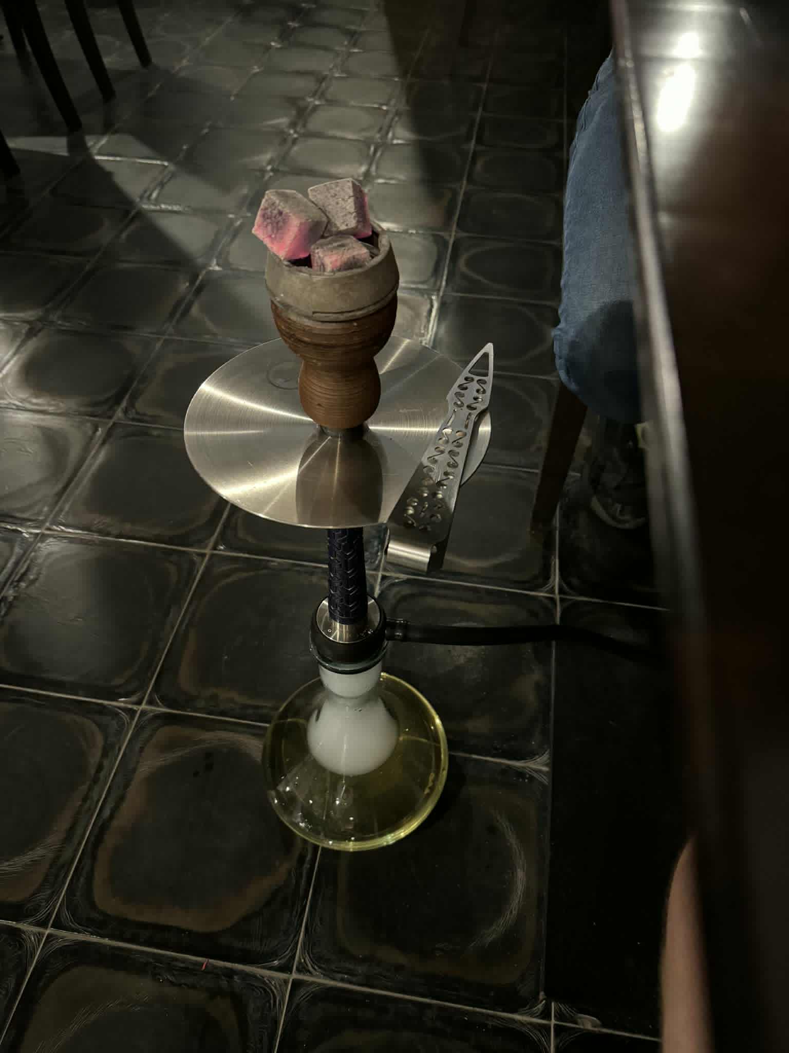 Hluboký dým - coffee & shisha bar foto 1