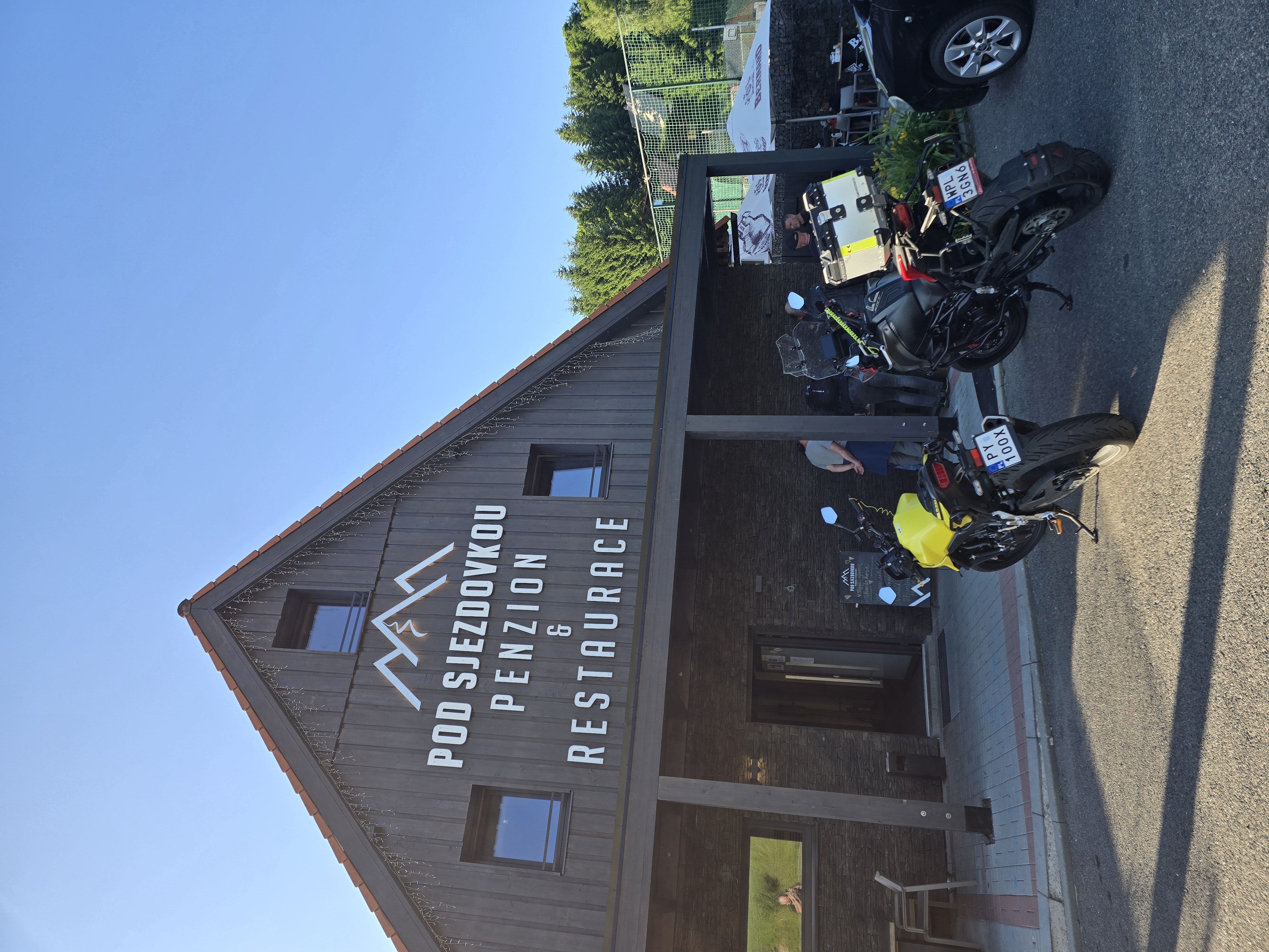 POD SJEZDOVKOU foto 4