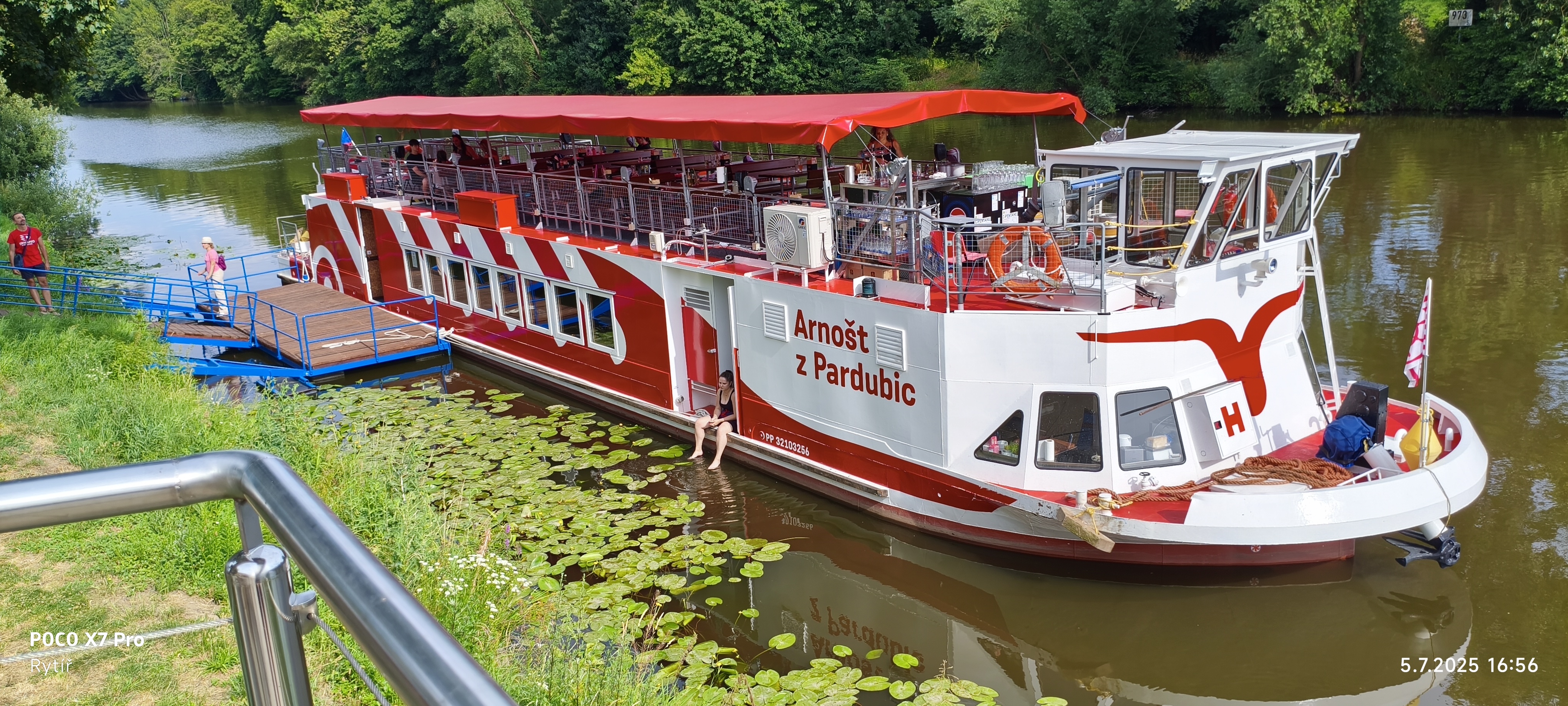 Restaurační a výletní loď Arnošt z Pardubic foto 4
