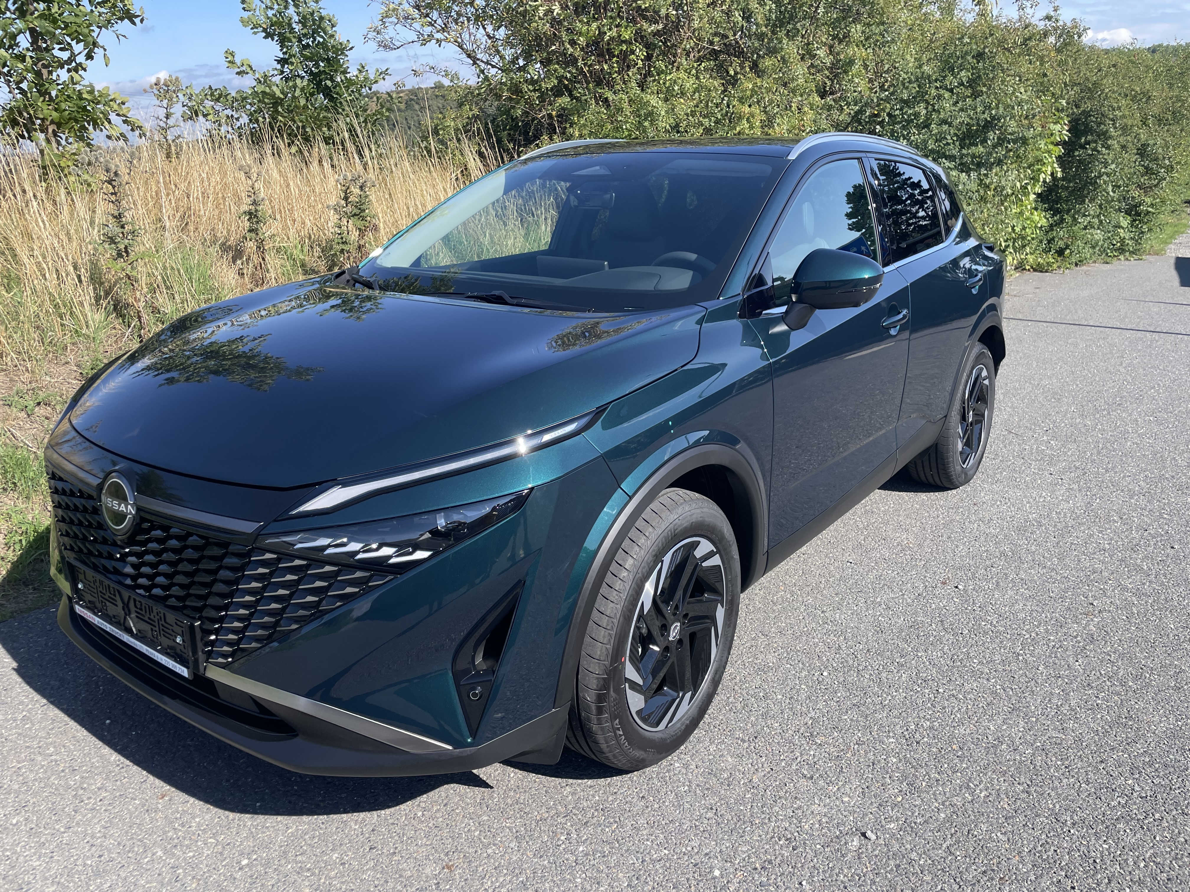 NISSAN Auto Zrucký foto 2