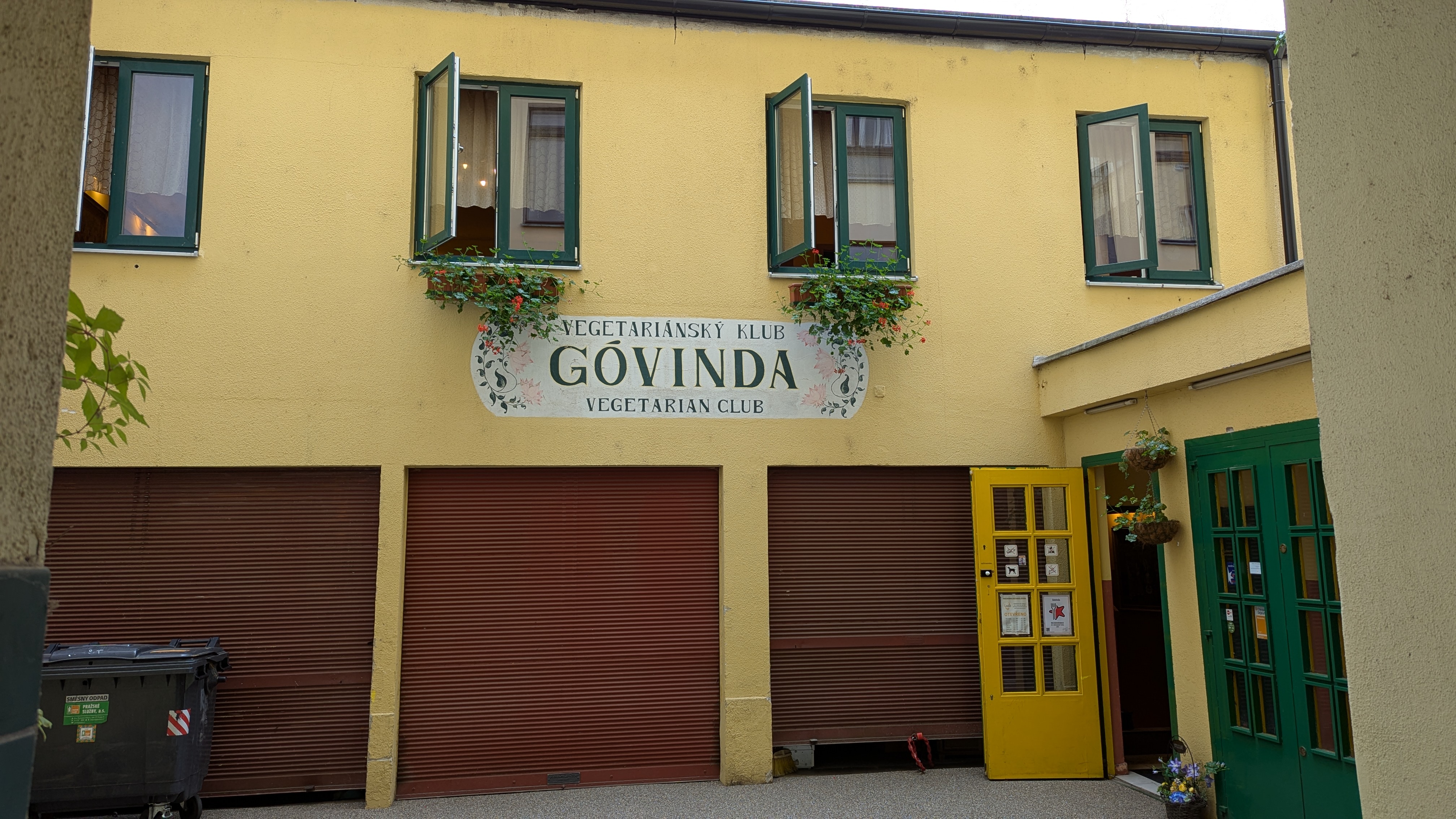 Vegetariánská restaurace Góvinda foto 4