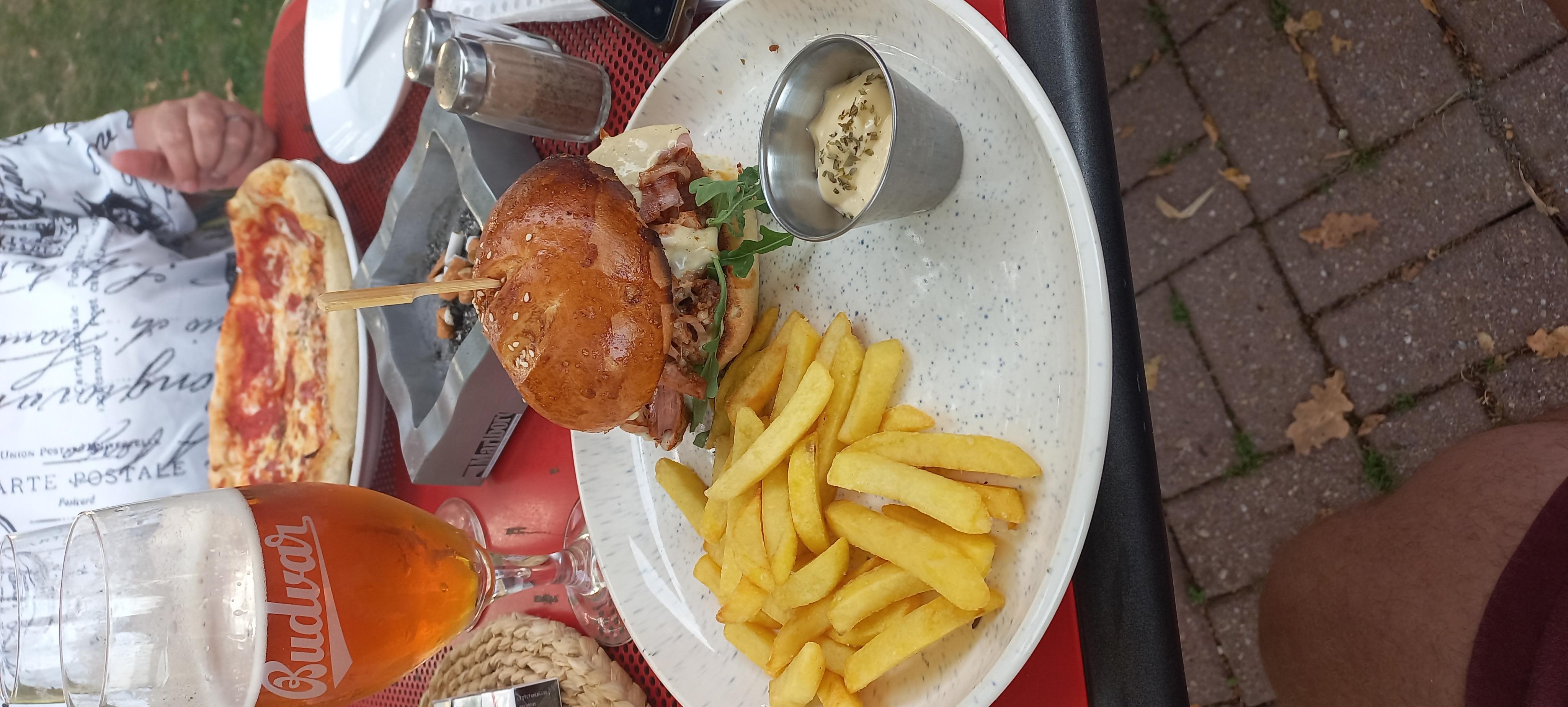 TENNIS CENTER HLUBOKÁ, s.r.o. foto 3