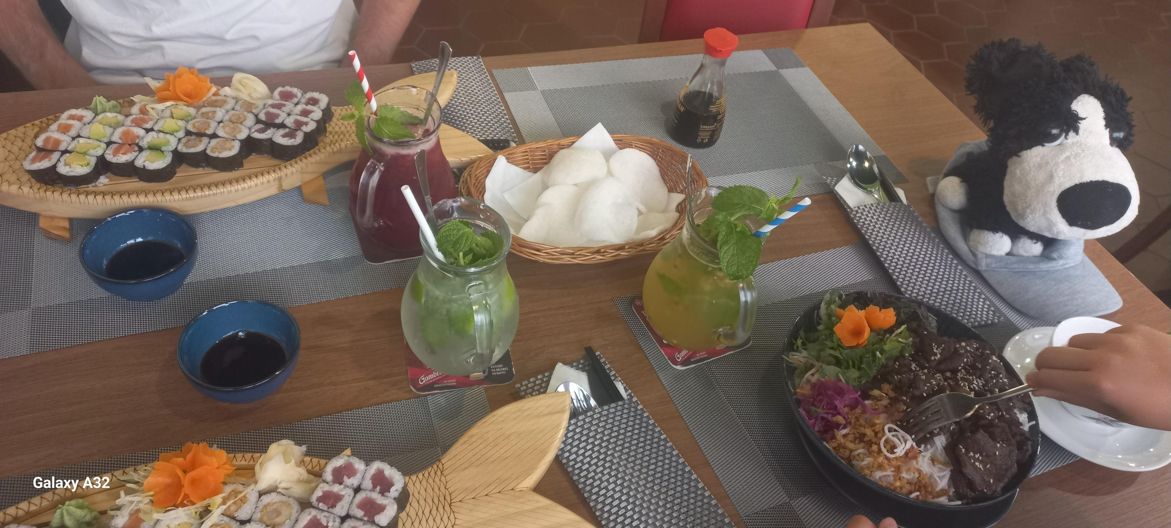 Yomy sushi foto 4