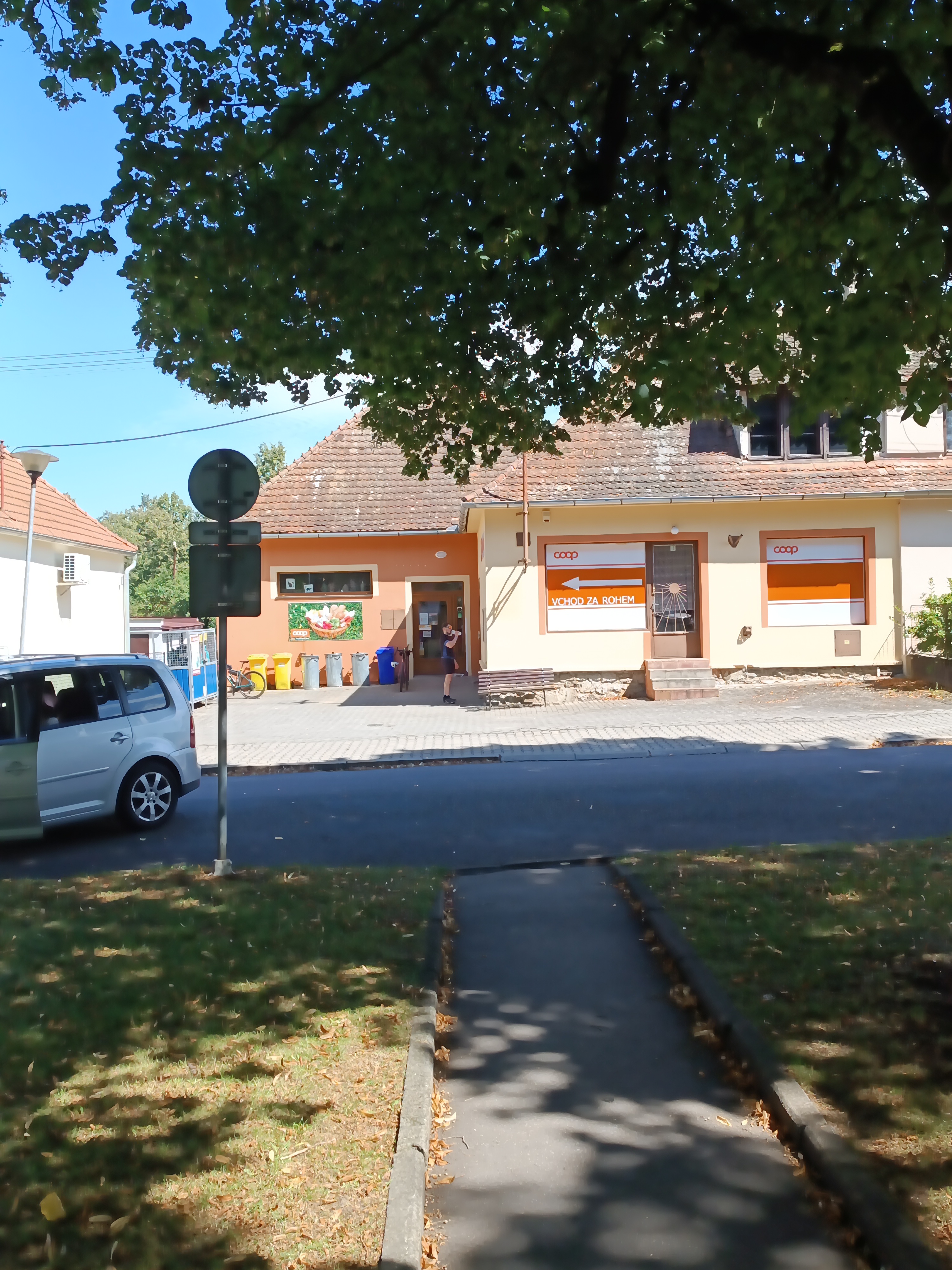 JEDNOTA, spotřební družstvo, Moravský Krumlov – COOP foto 6