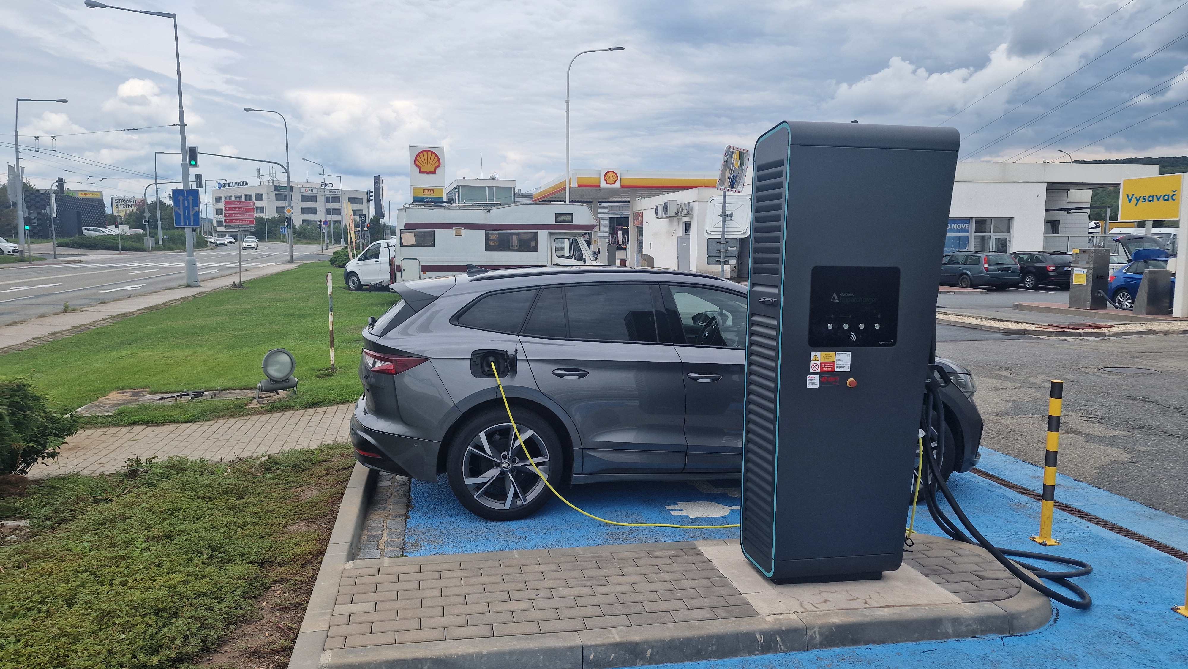 Dobíjecí stanice pro elektromobily foto 2