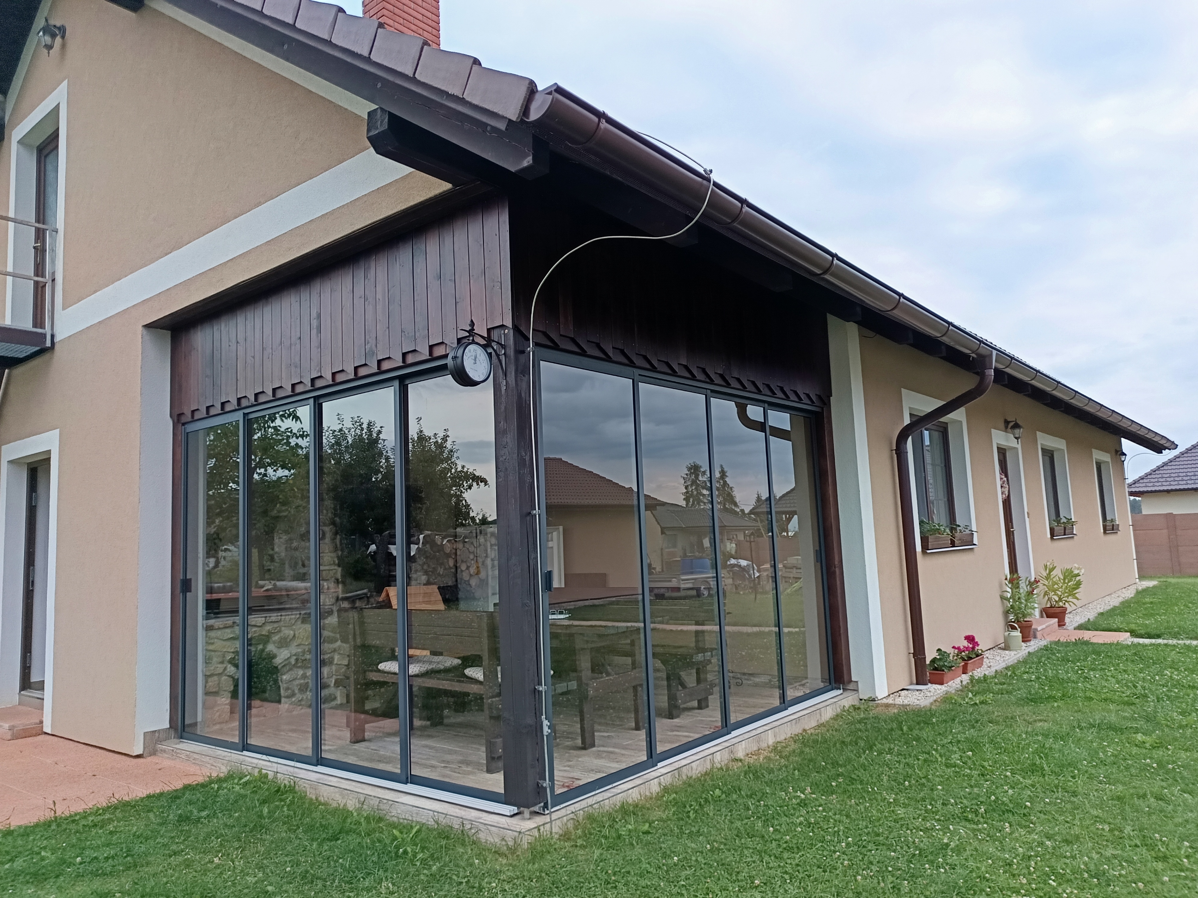 SVĚT OKEN - plastová okna a dveře foto 6