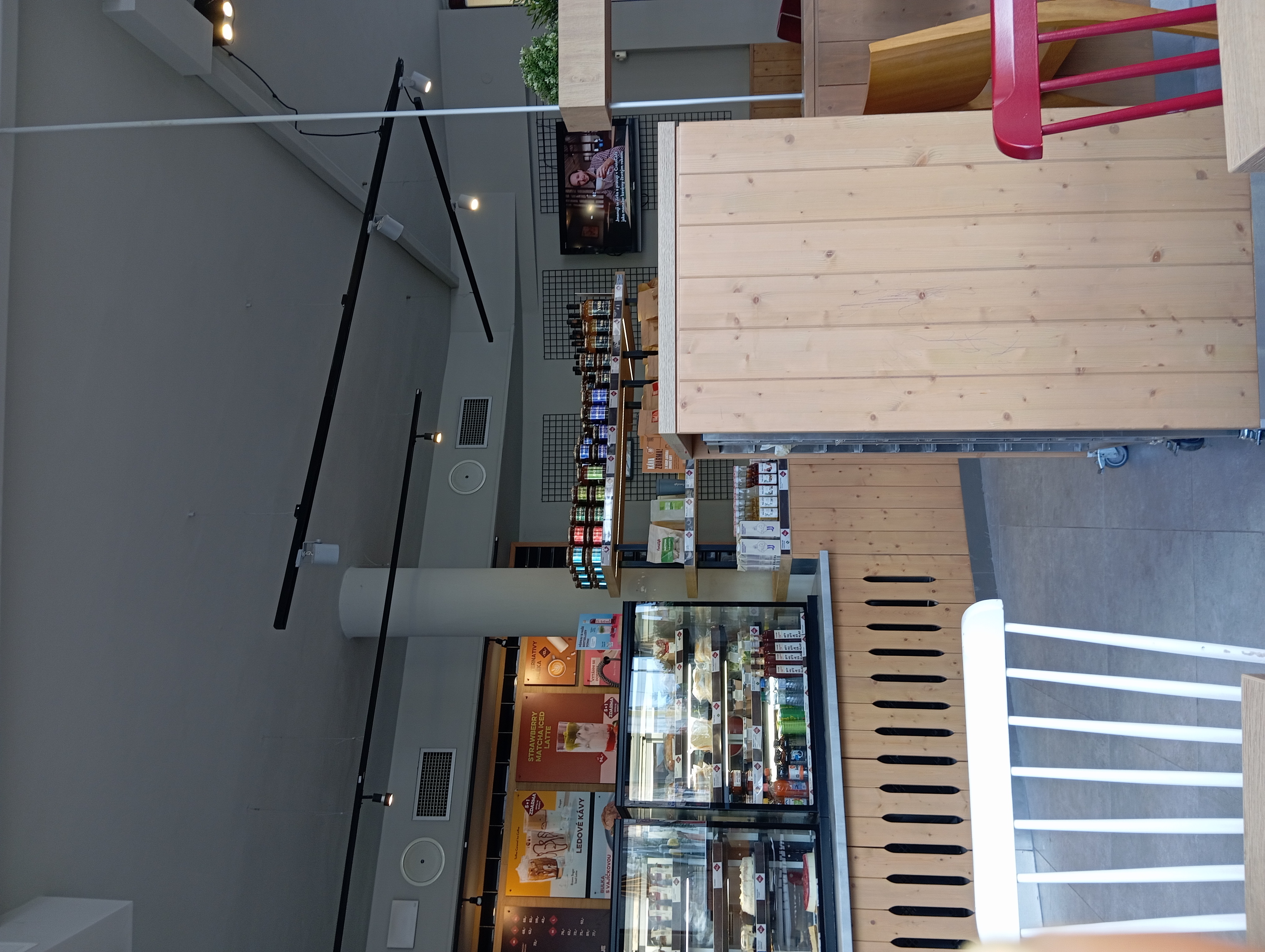 CrossCafe Plzeňská brána foto 4