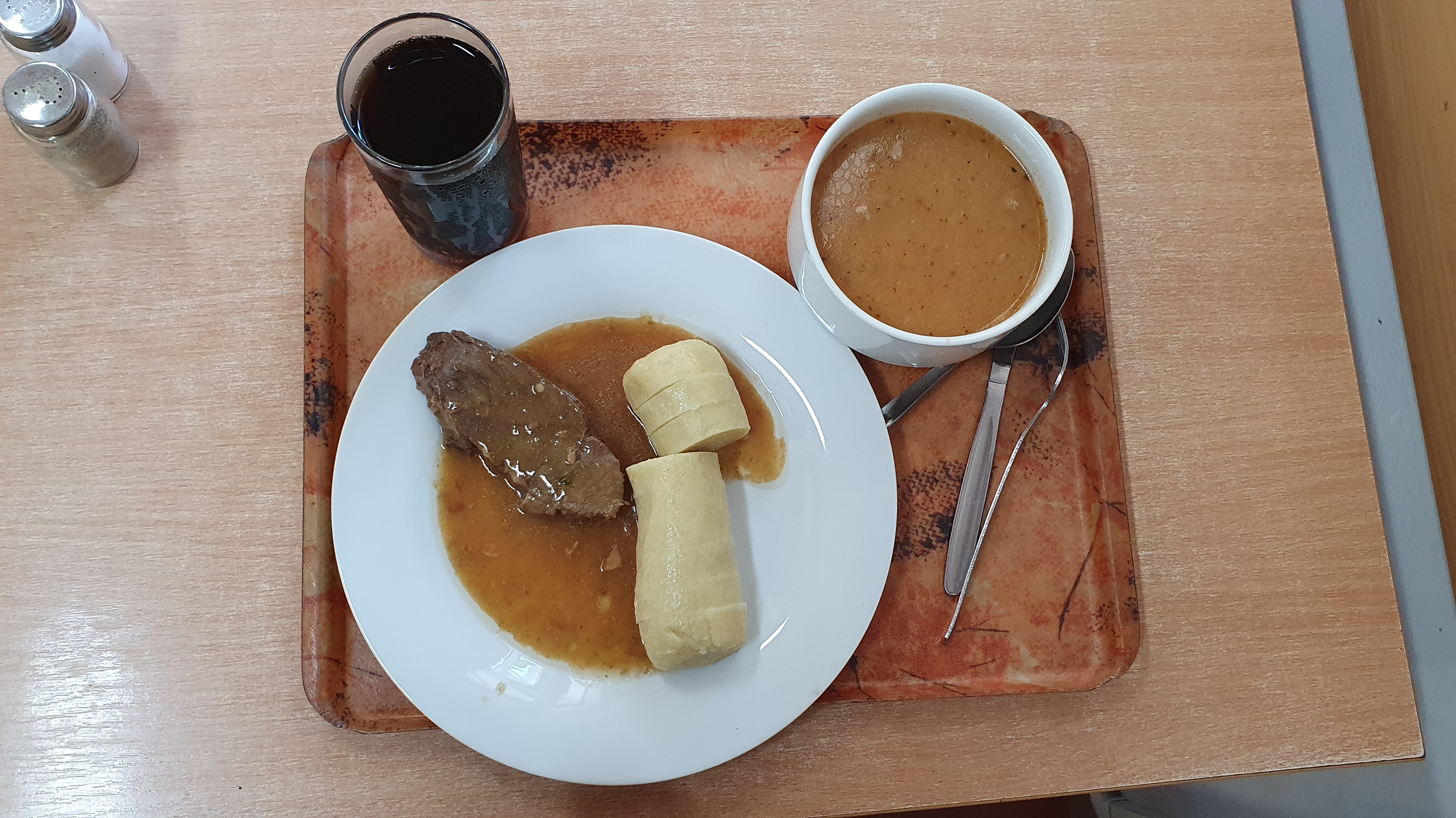 Veřejná jídelna u nádraží foto 2