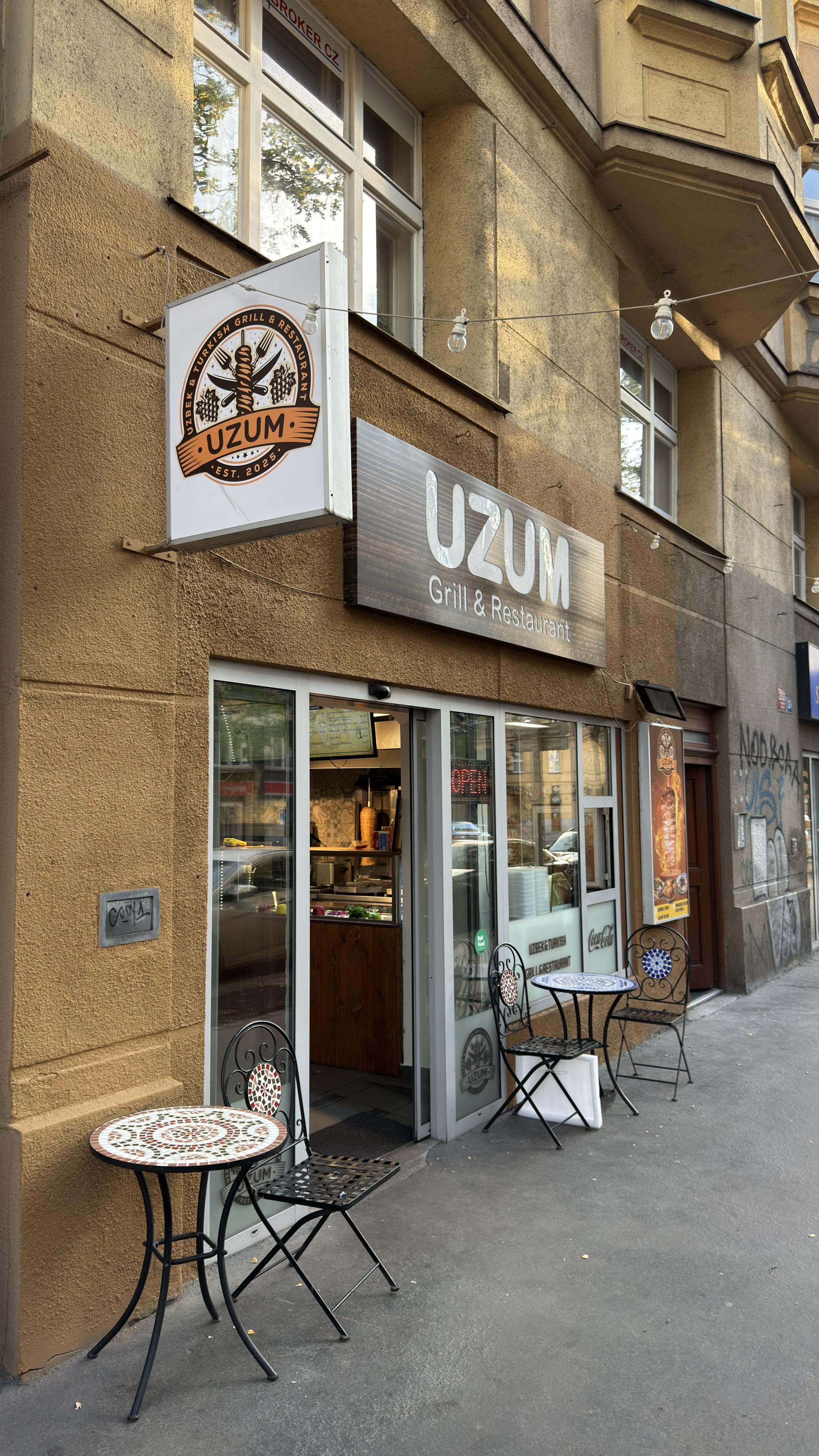 UZUM - Turkish & Uzbek Grill & Lokanta foto 1