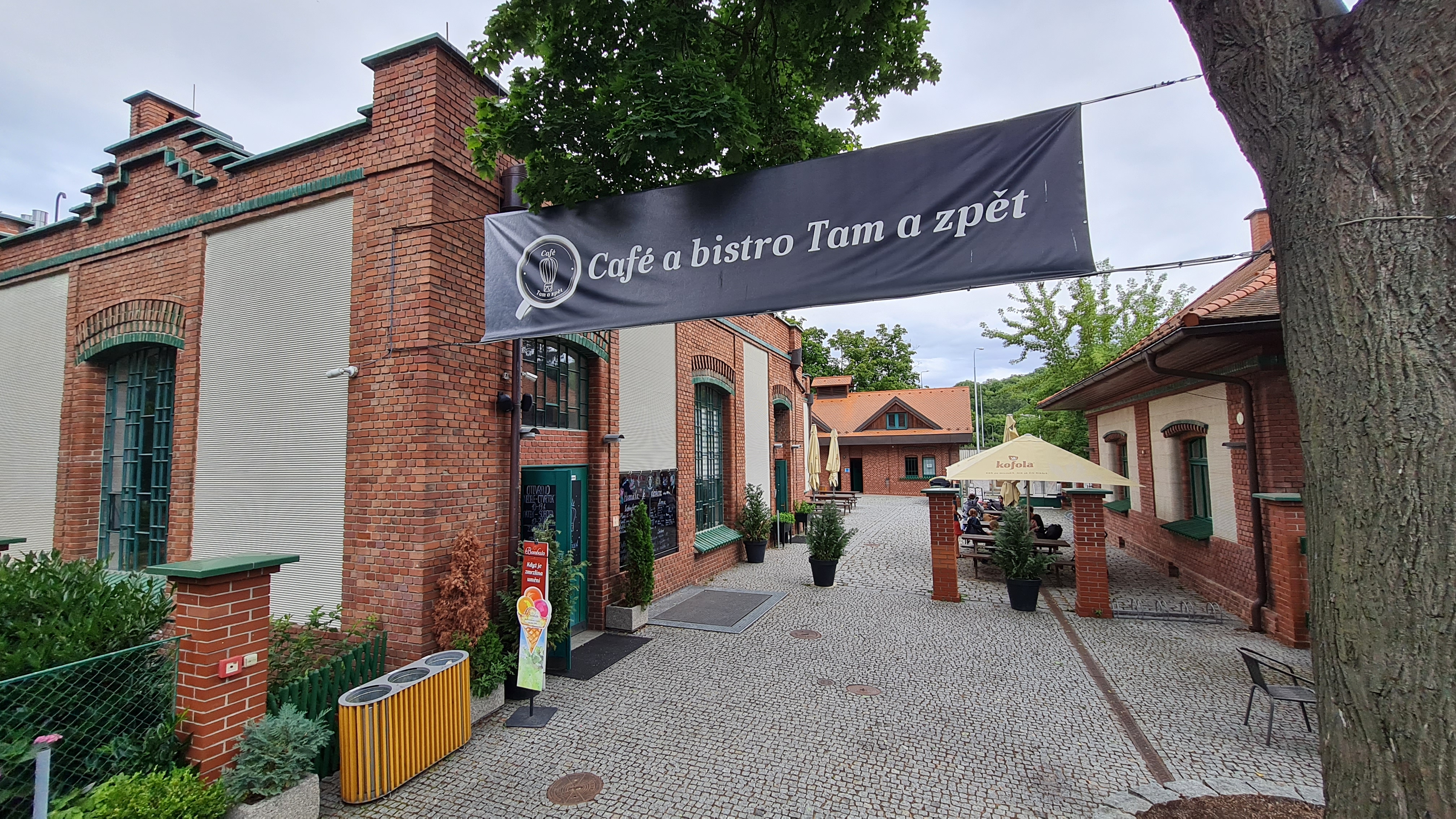 Café a bistro Tam a zpět foto 3