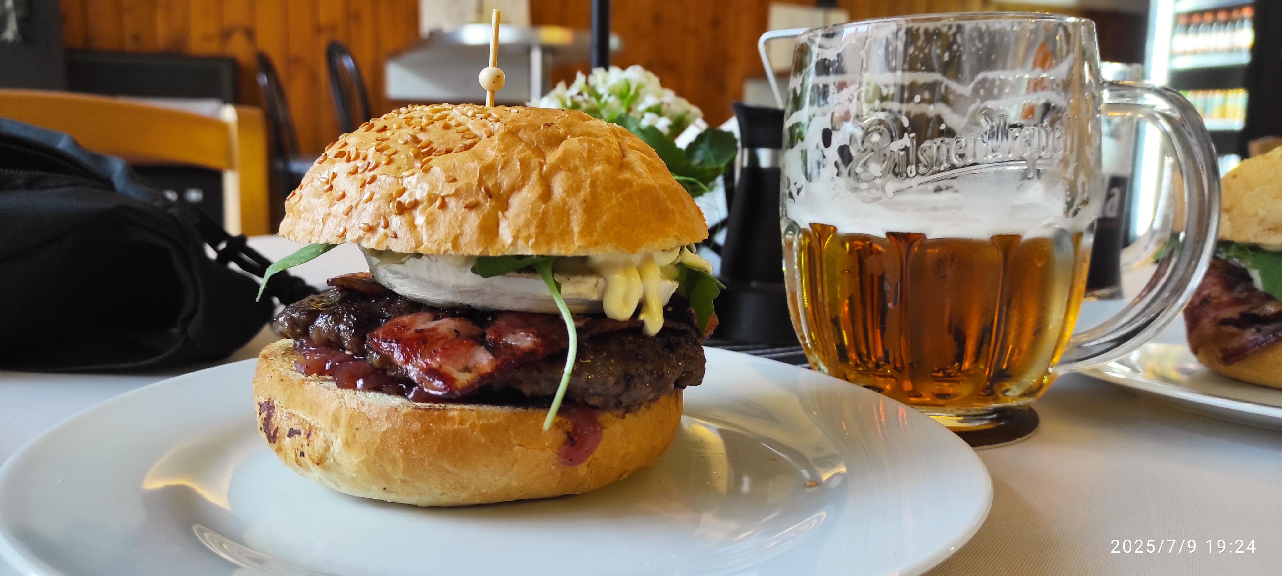 DeDe Burger foto 1