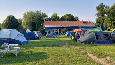 geschenkidee für camper Camper Kissen mit Füllung 40x40 Geschenk Lustiger Spruch Geschenkidee für  Camper Achtung Hochleistungs Camper Bei Der Arbeit — TrendationStore