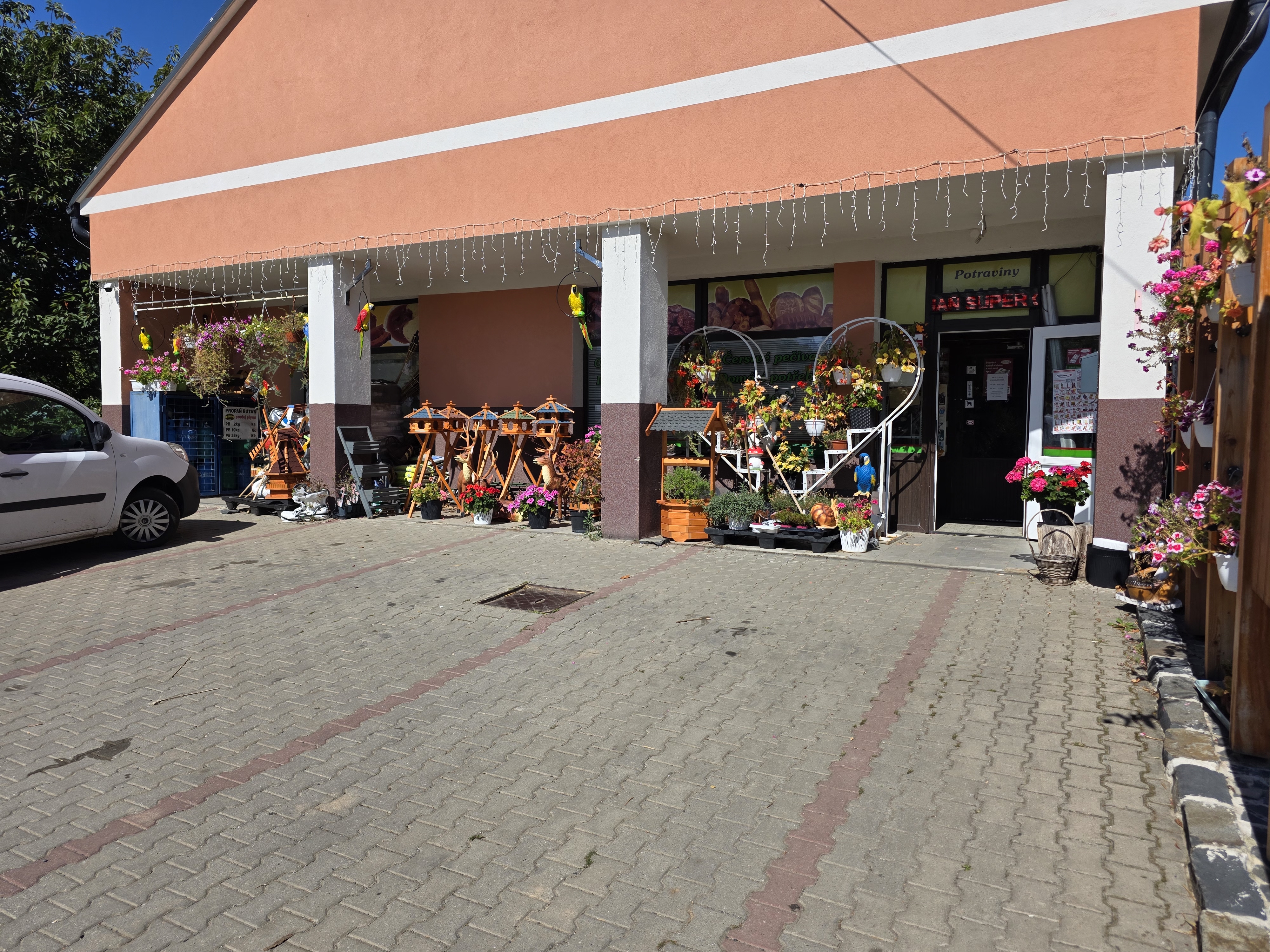 Potraviny Tuhaň foto 5