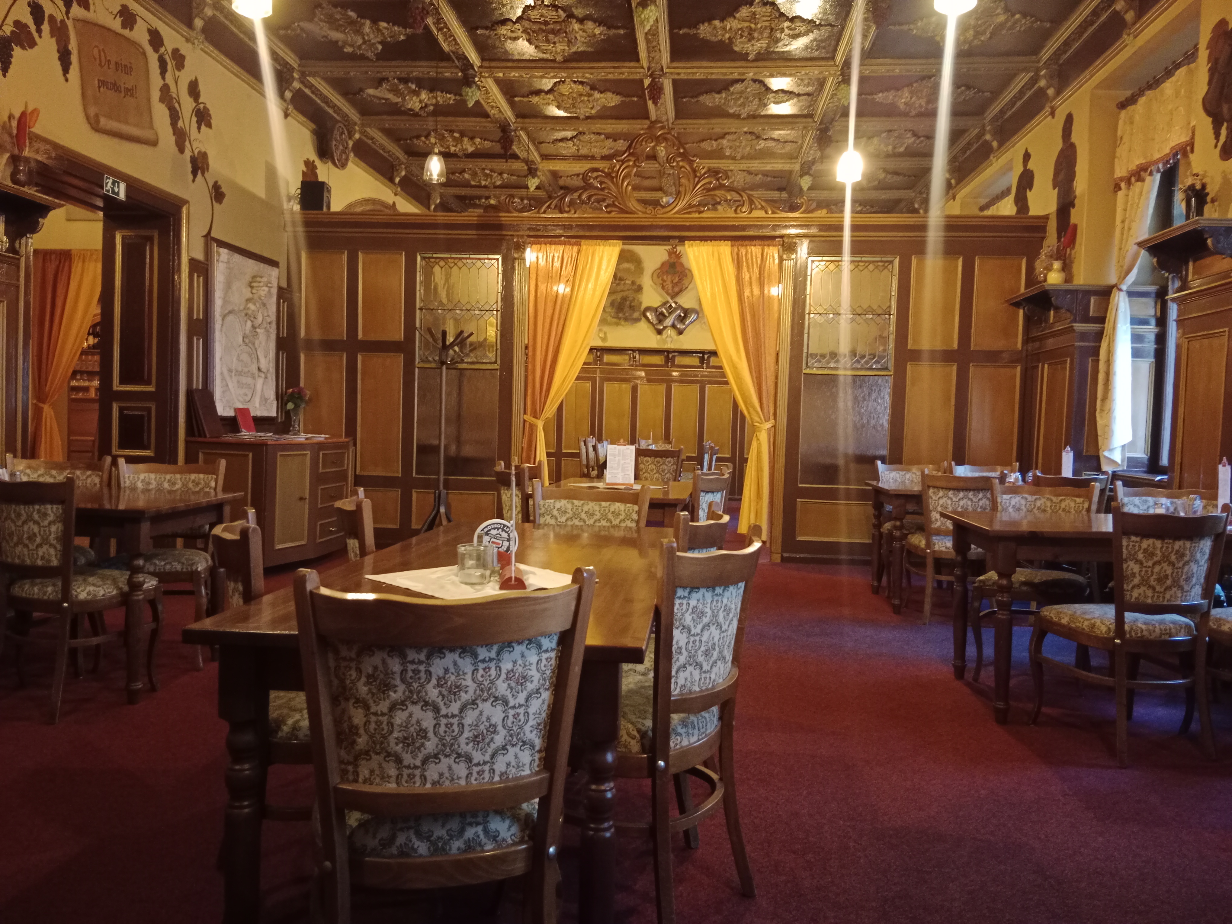 Vinárna Restaurant U Dvou rytířů foto 5