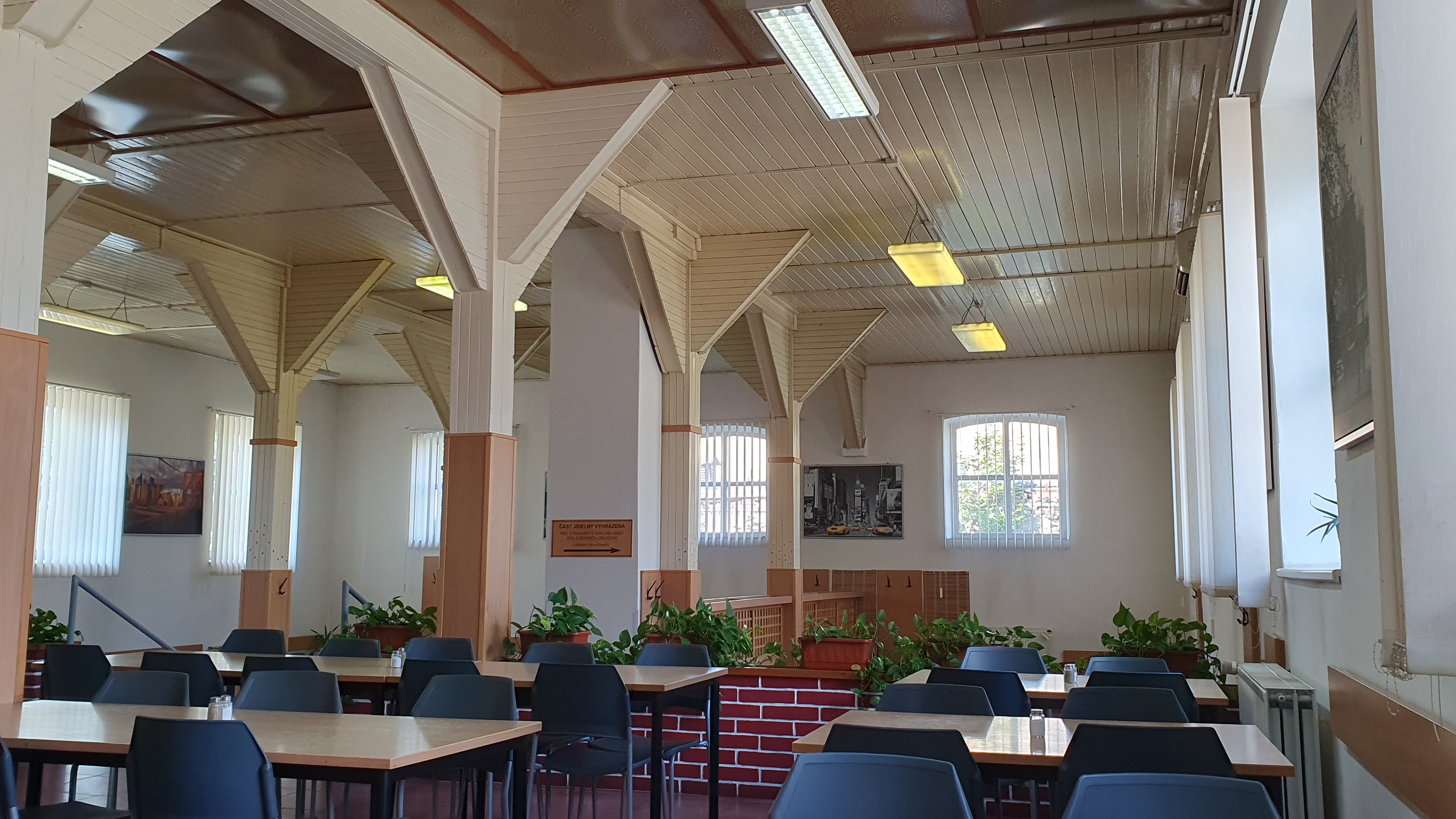 Veřejná jídelna u nádraží foto 2