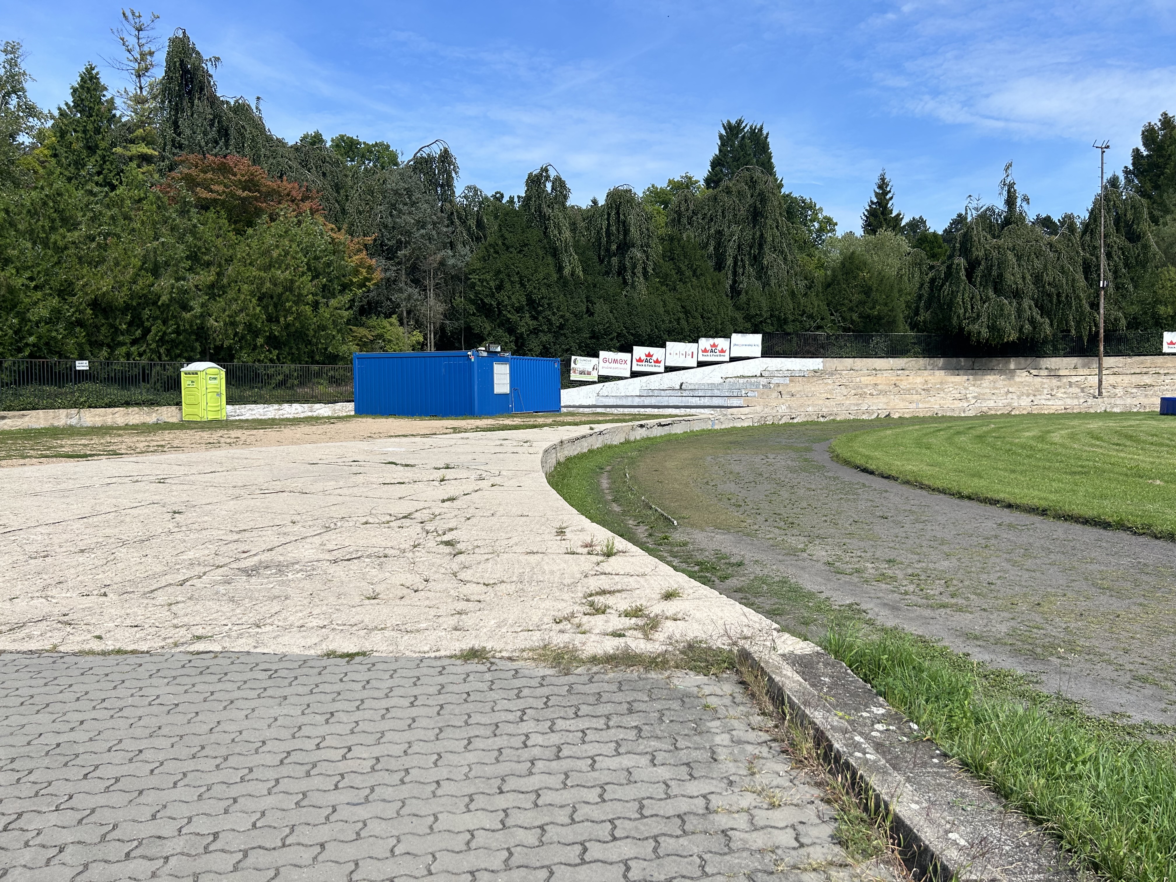 Hřiště Ponava - atletický stadion foto 4