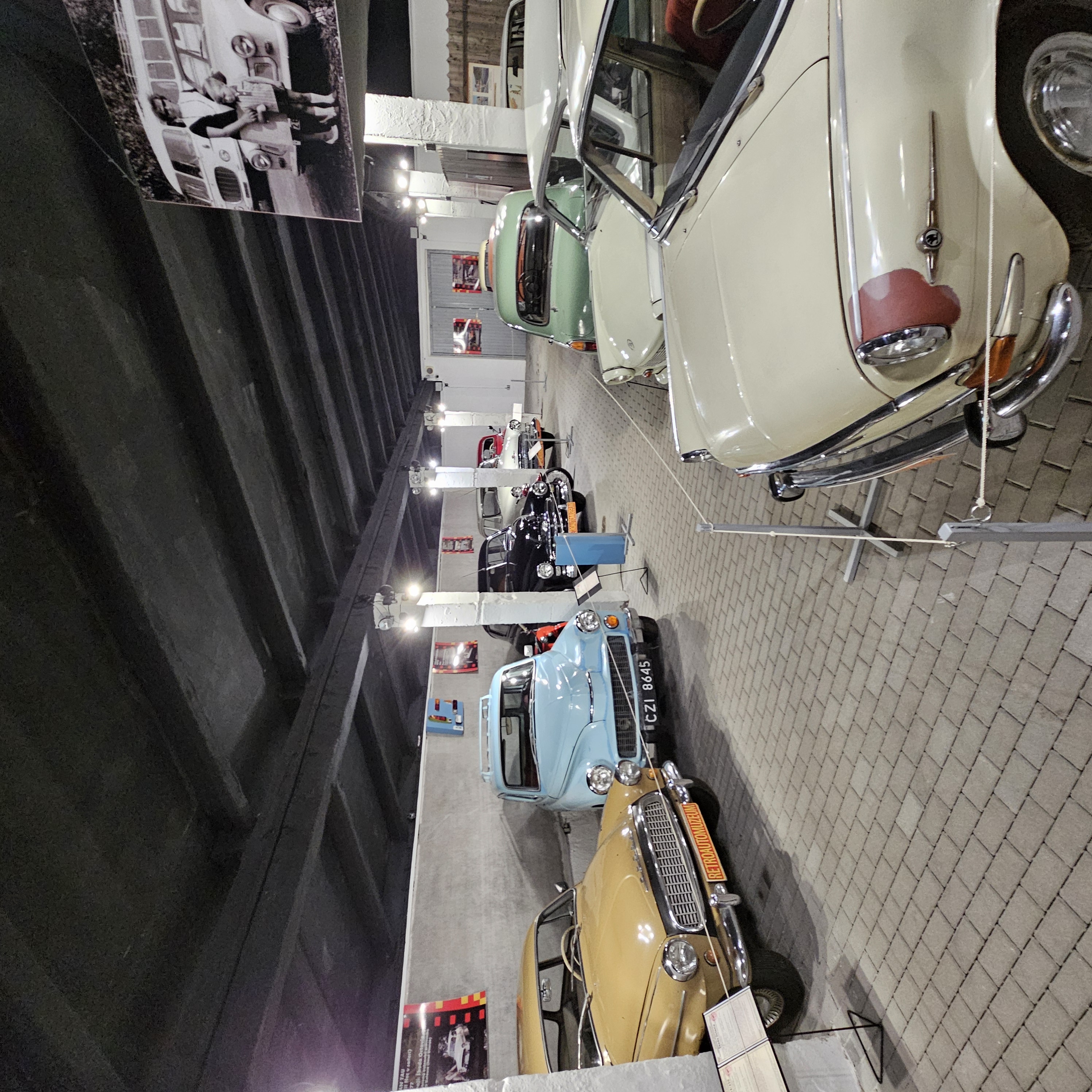 RETRO AUTO MUZEUM foto 3