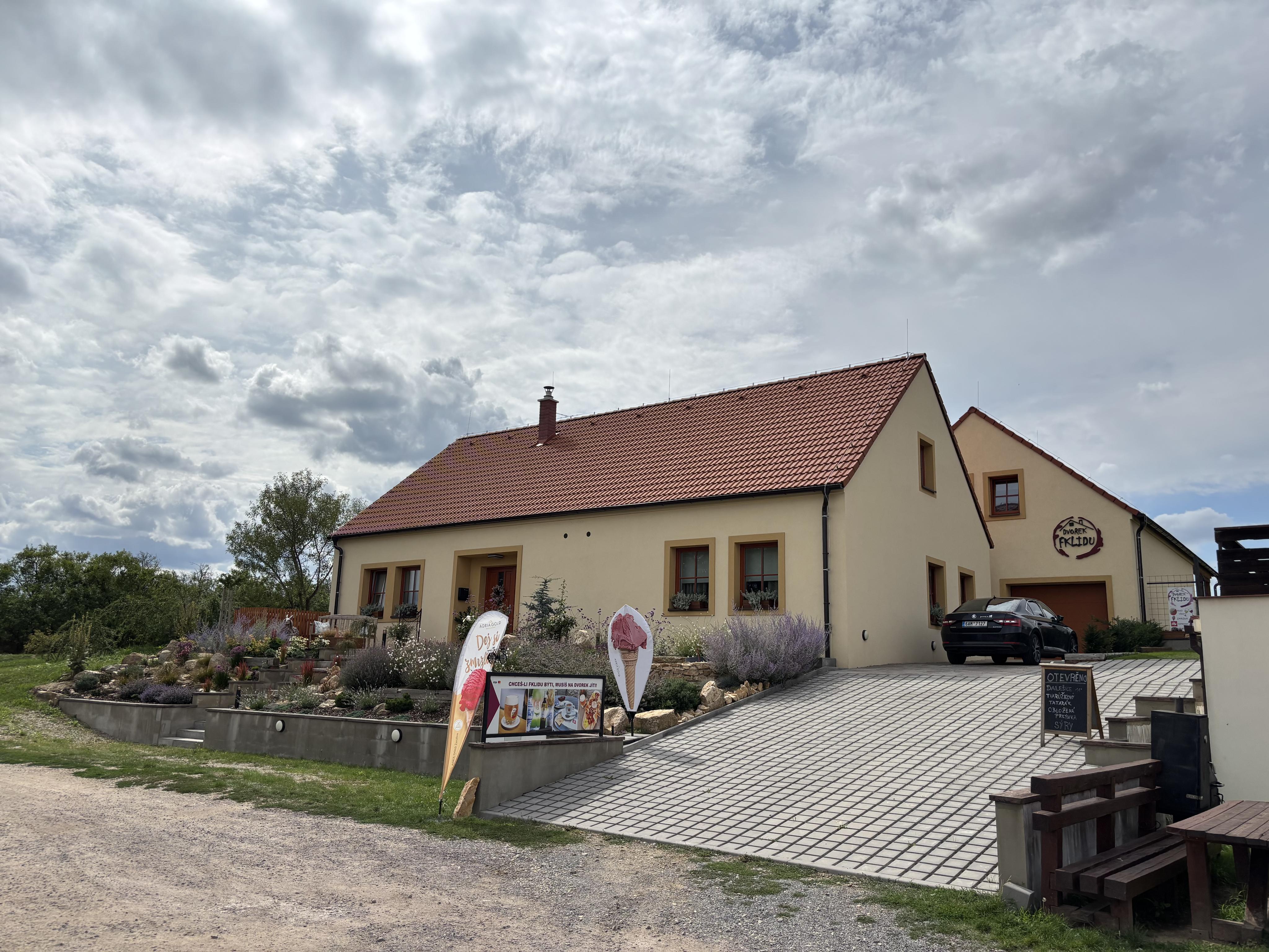 Dvorek Fklidu foto 4