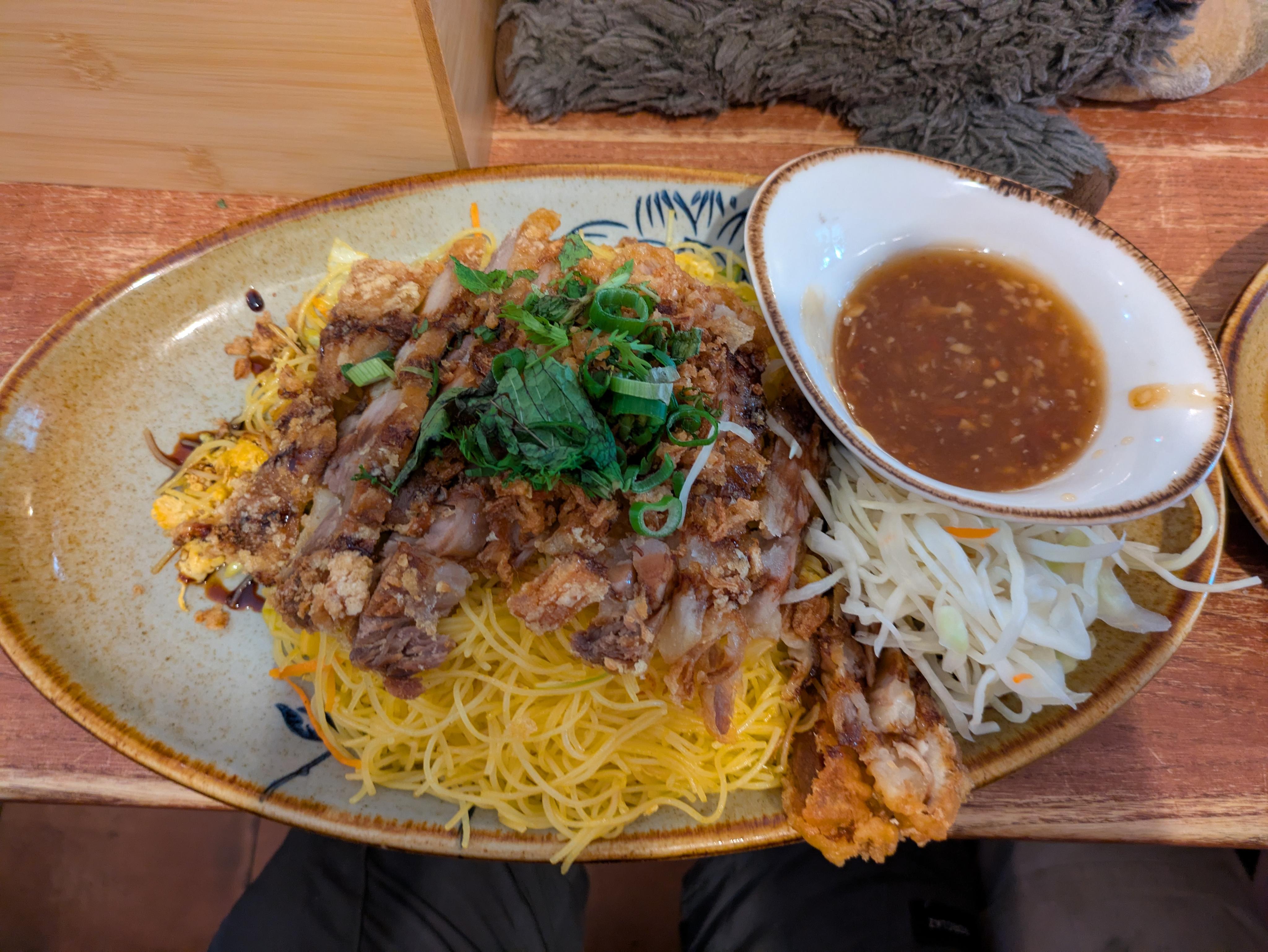 Plus 84 Asian Fusion Restaurant" foto 1