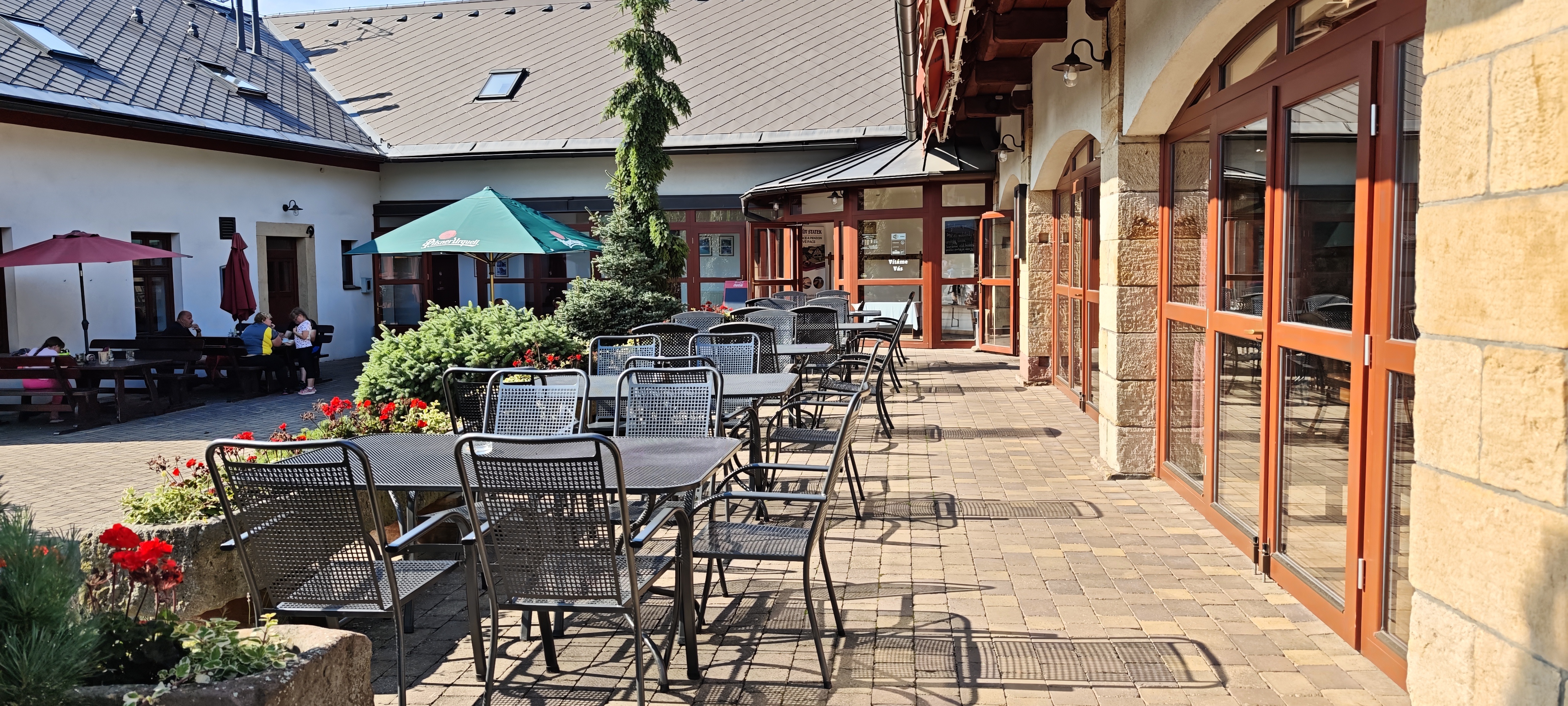 Restaurace Ježkův Statek foto 3