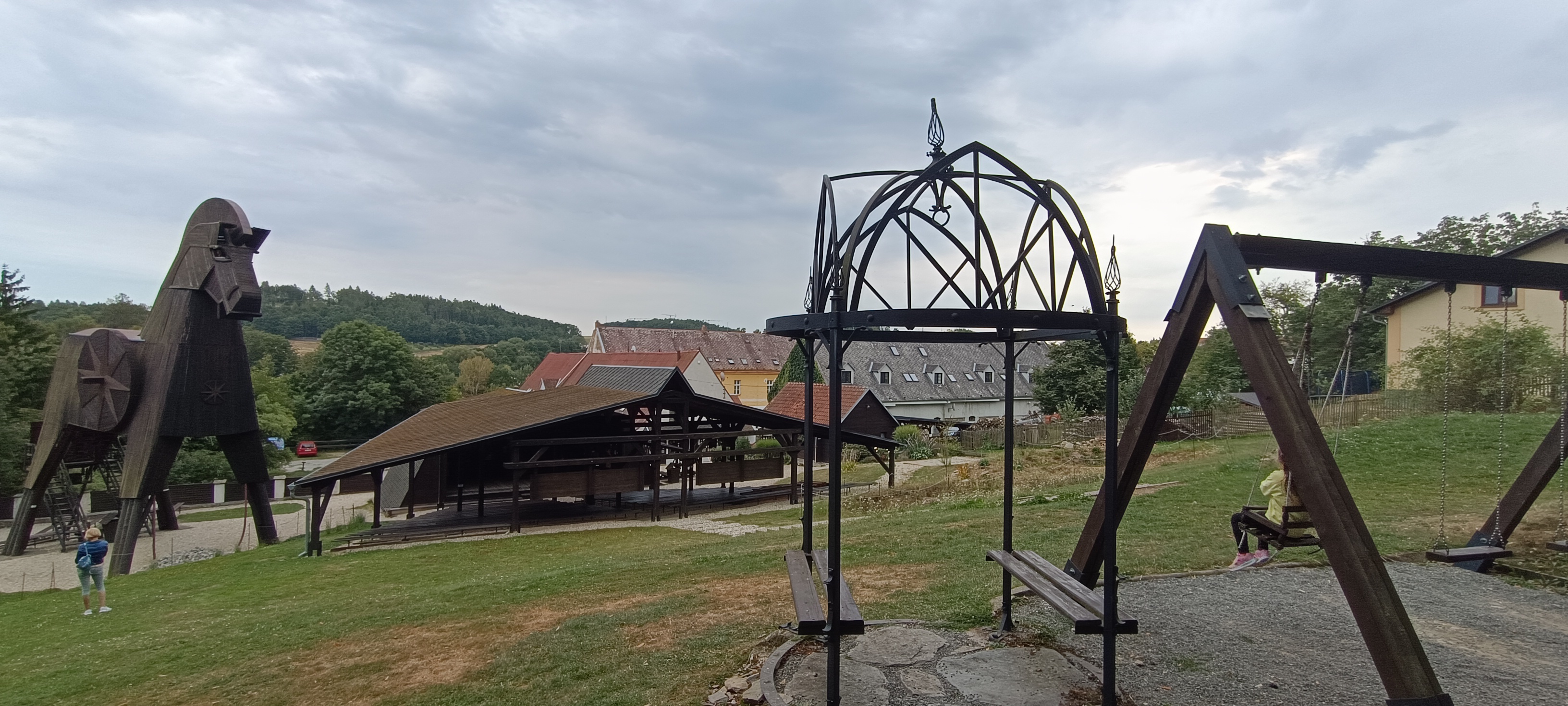 Historický areál Bouzov foto 2