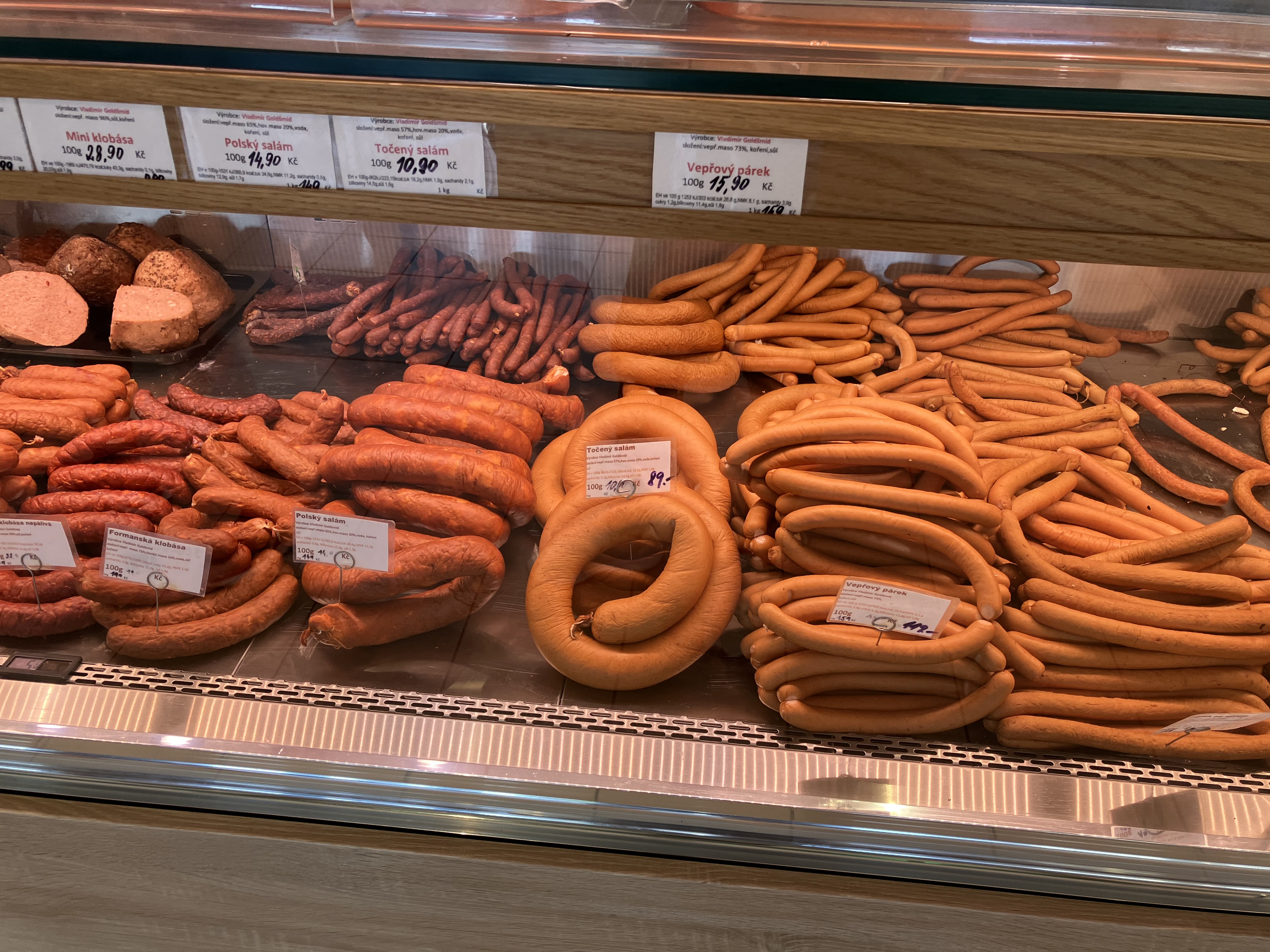 ŘEZNICTVÍ & UZENÁŘSTVÍ VG a jatka foto 2