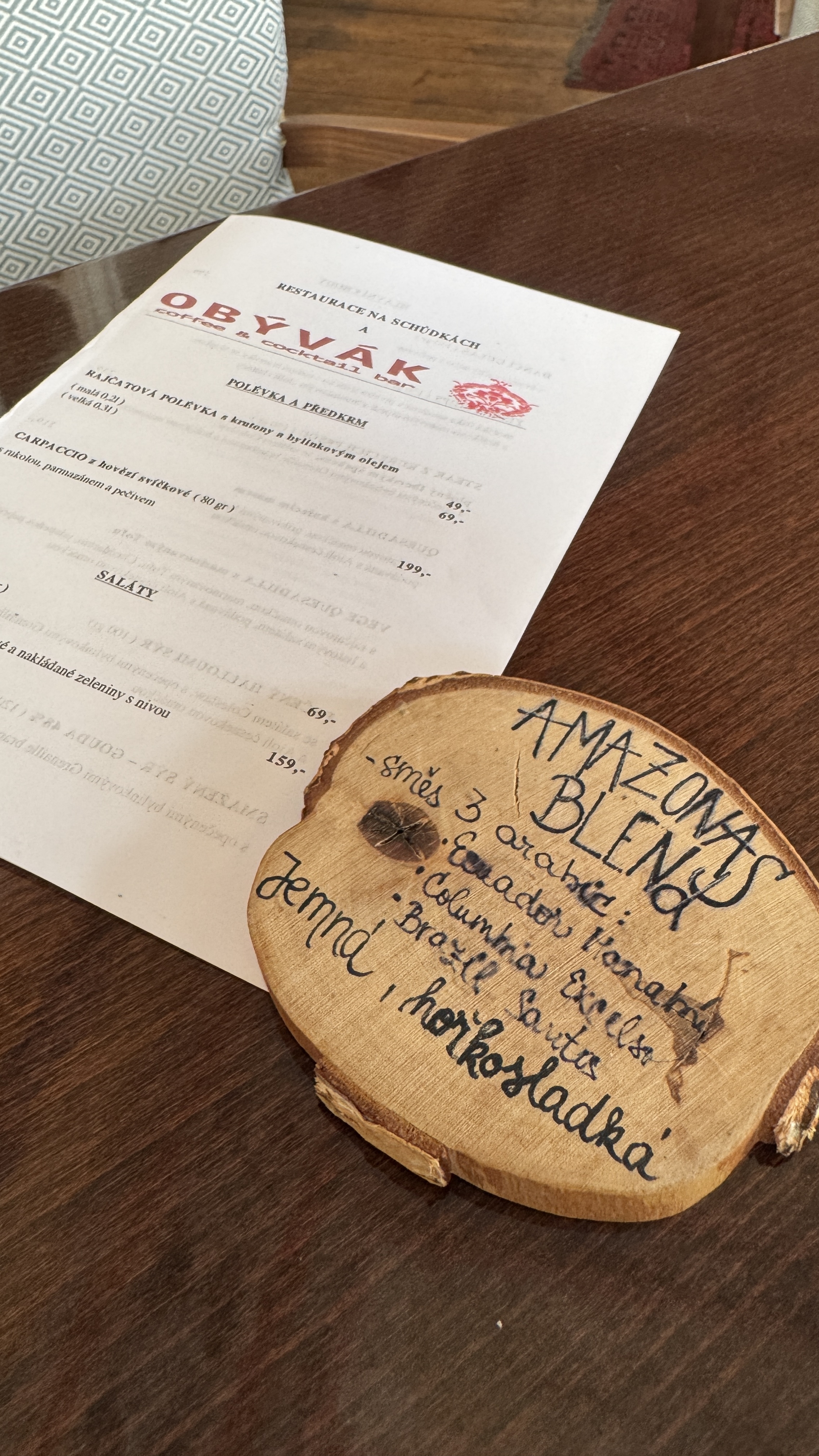 Obývák - káva a bar foto 3