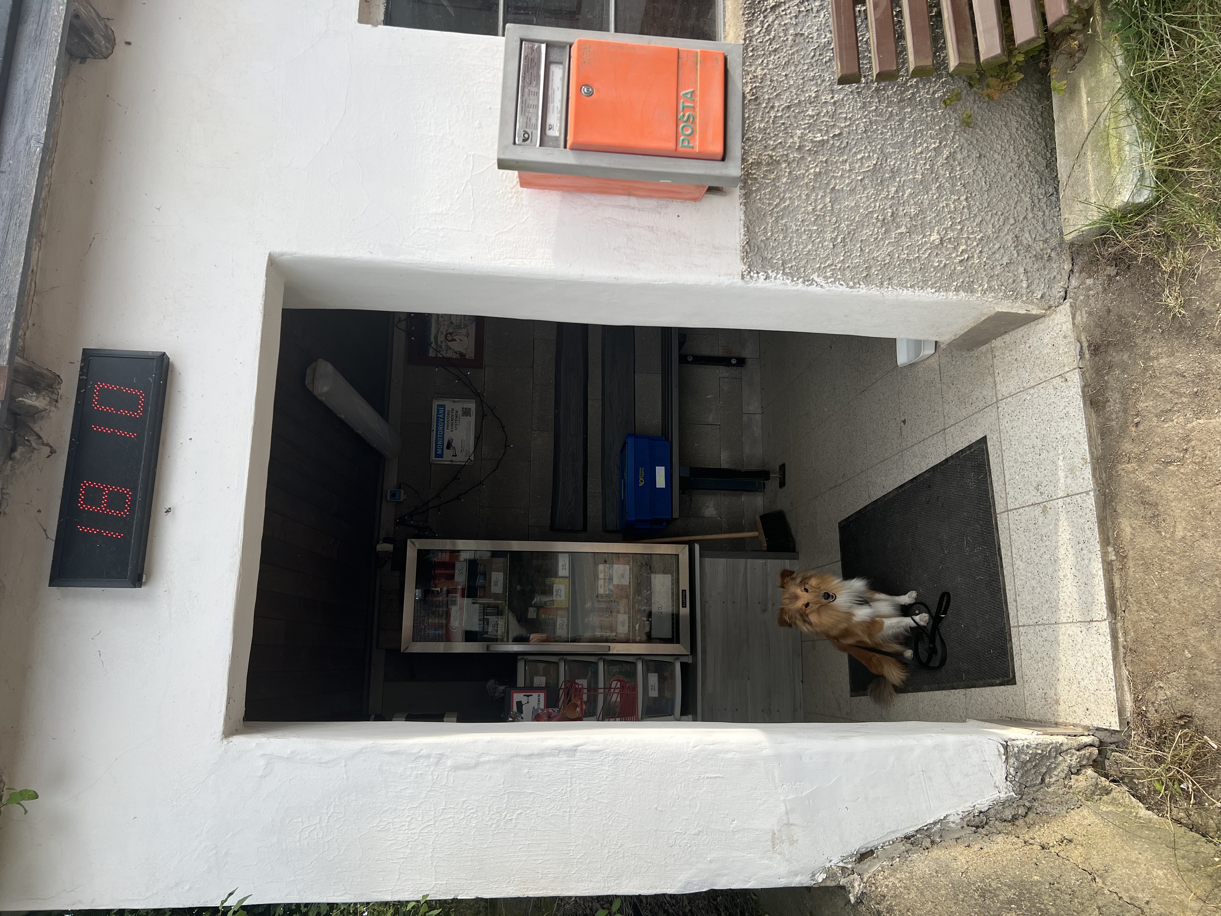 Samoobslužný bar na zastávce foto 6