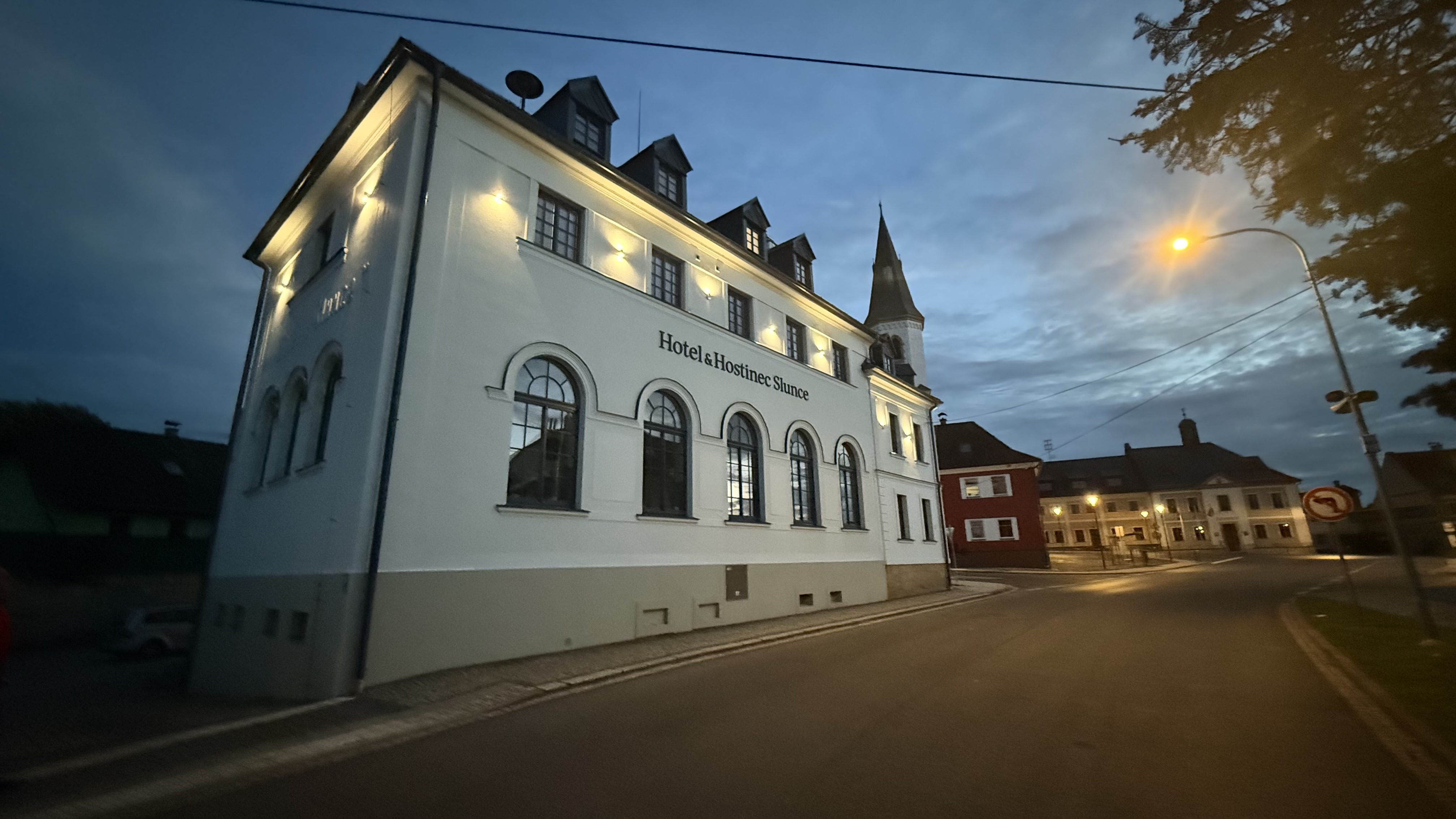 Hotel & Hostinec Slunce foto 2