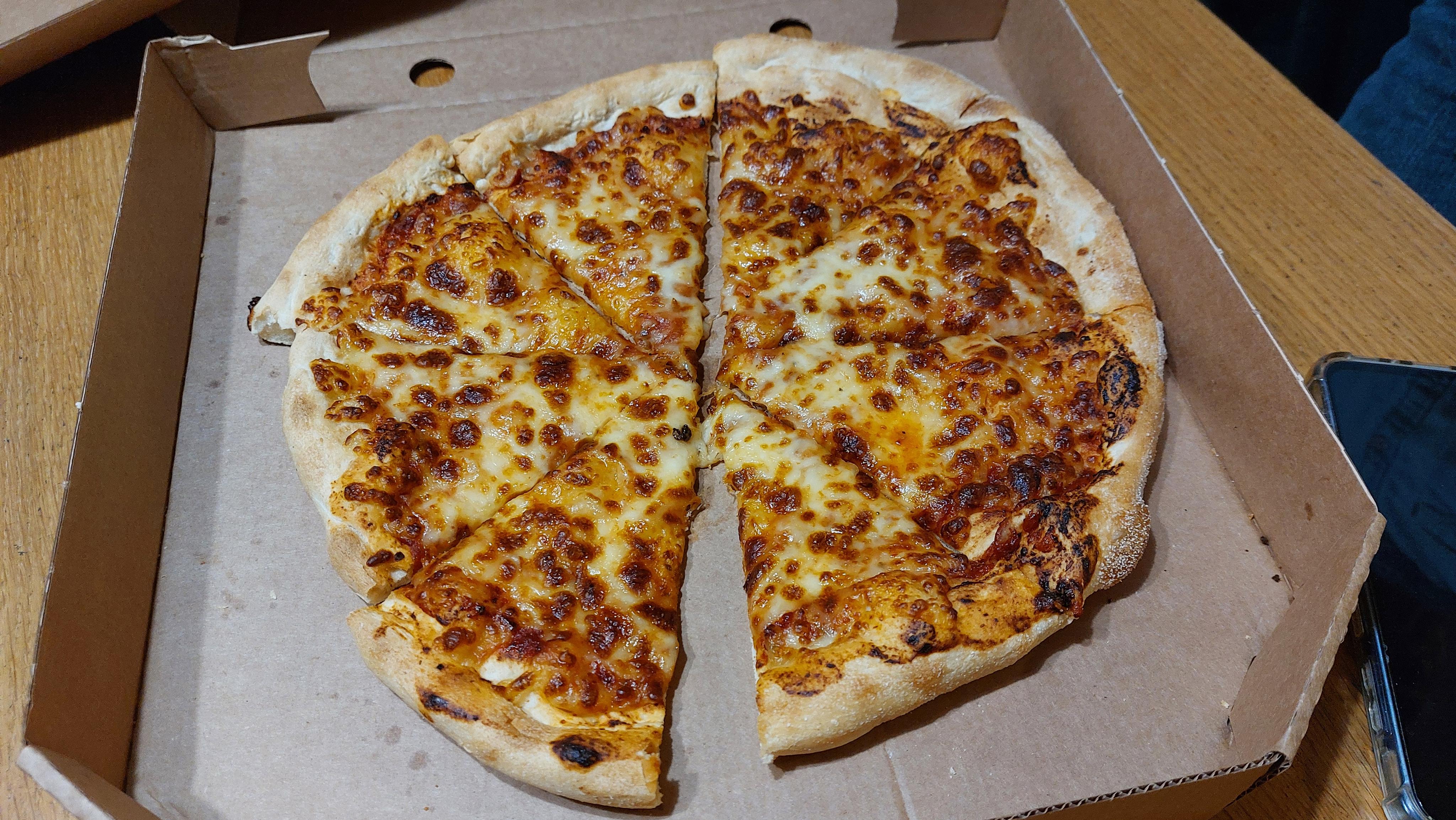 Pizza Hut Rozvoz foto 1