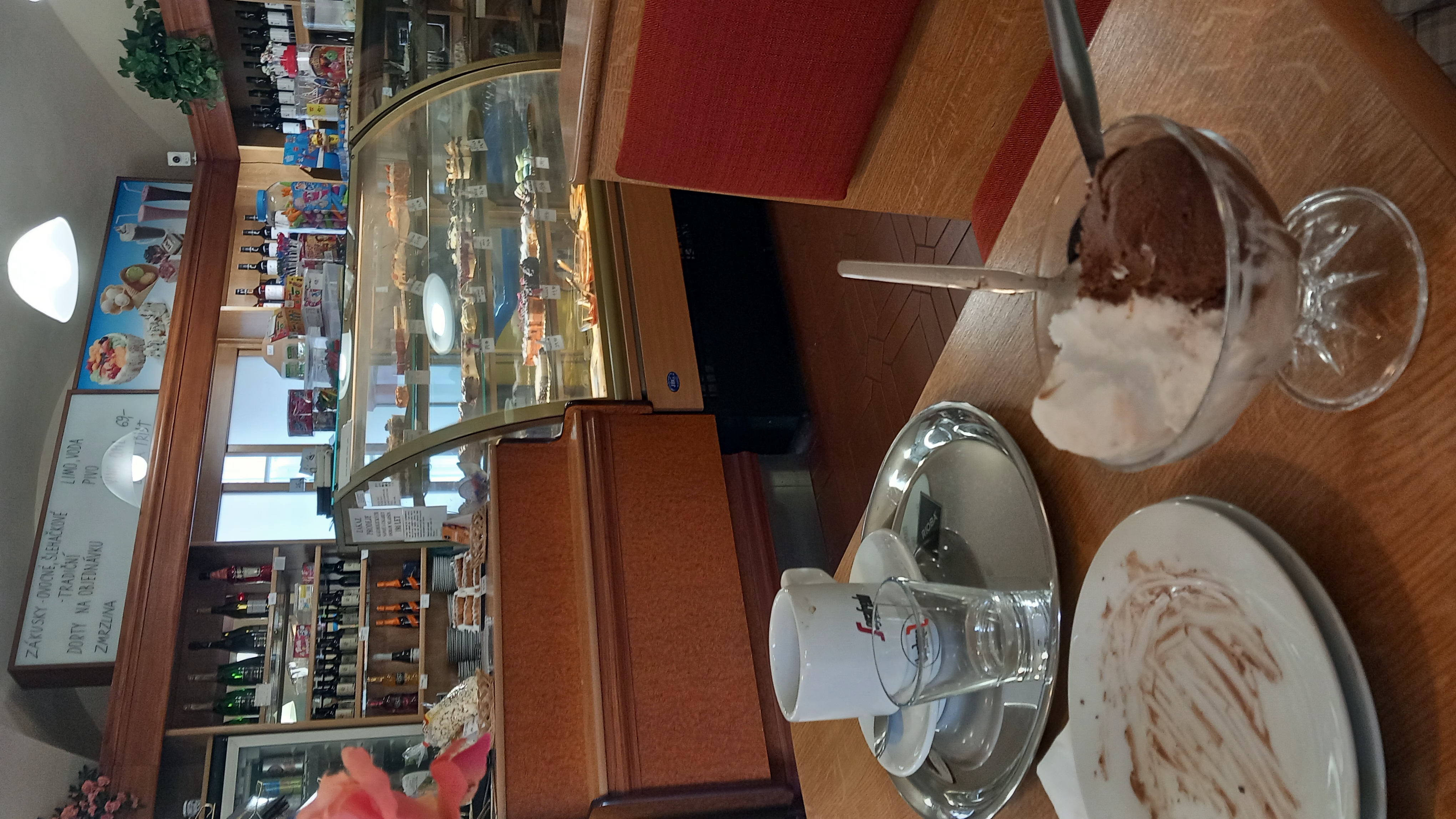 CUKRÁRNA V PASÁŽI KORUNA foto 5