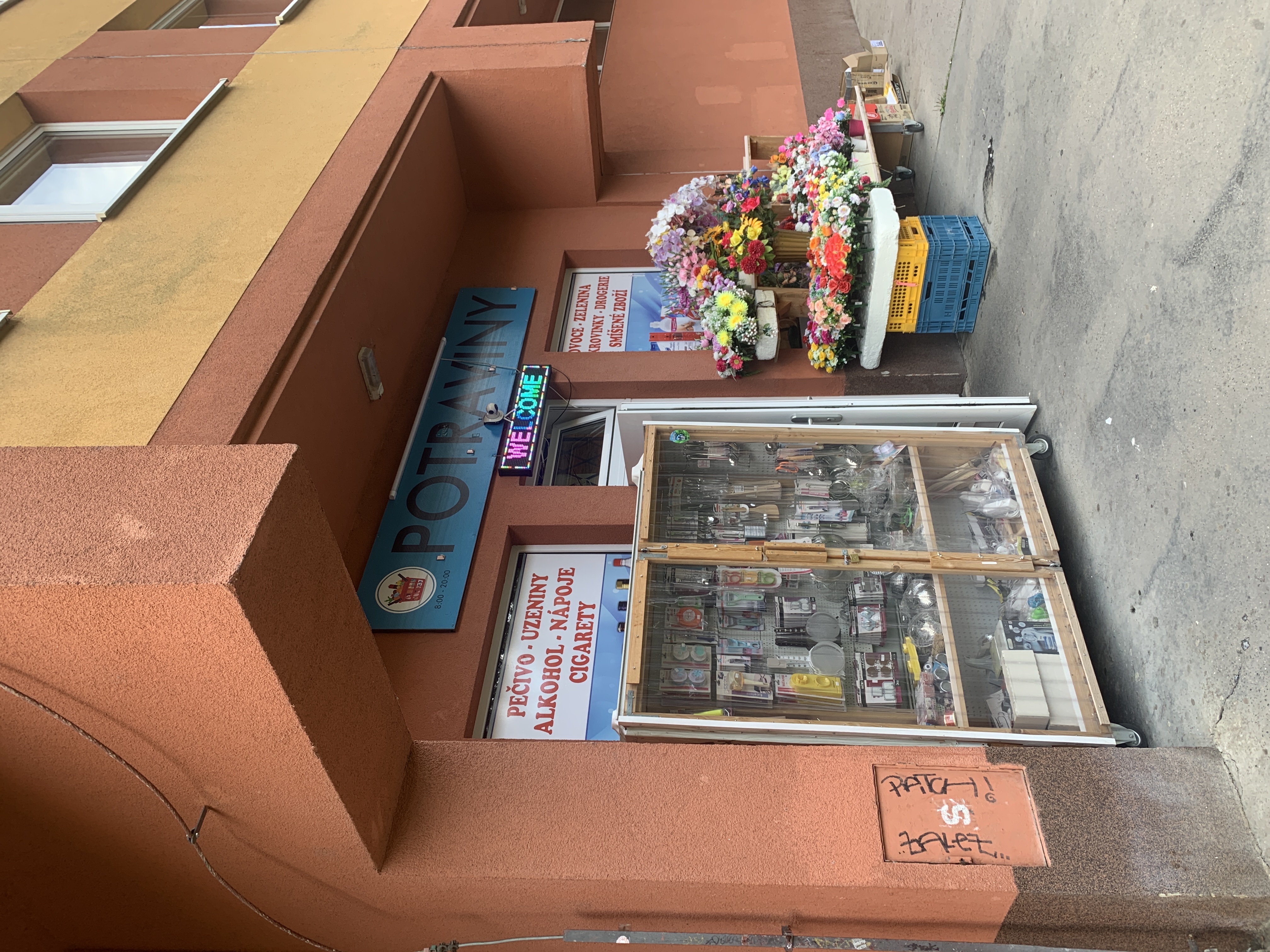 Večerka Famfulíkova 1144 foto 1