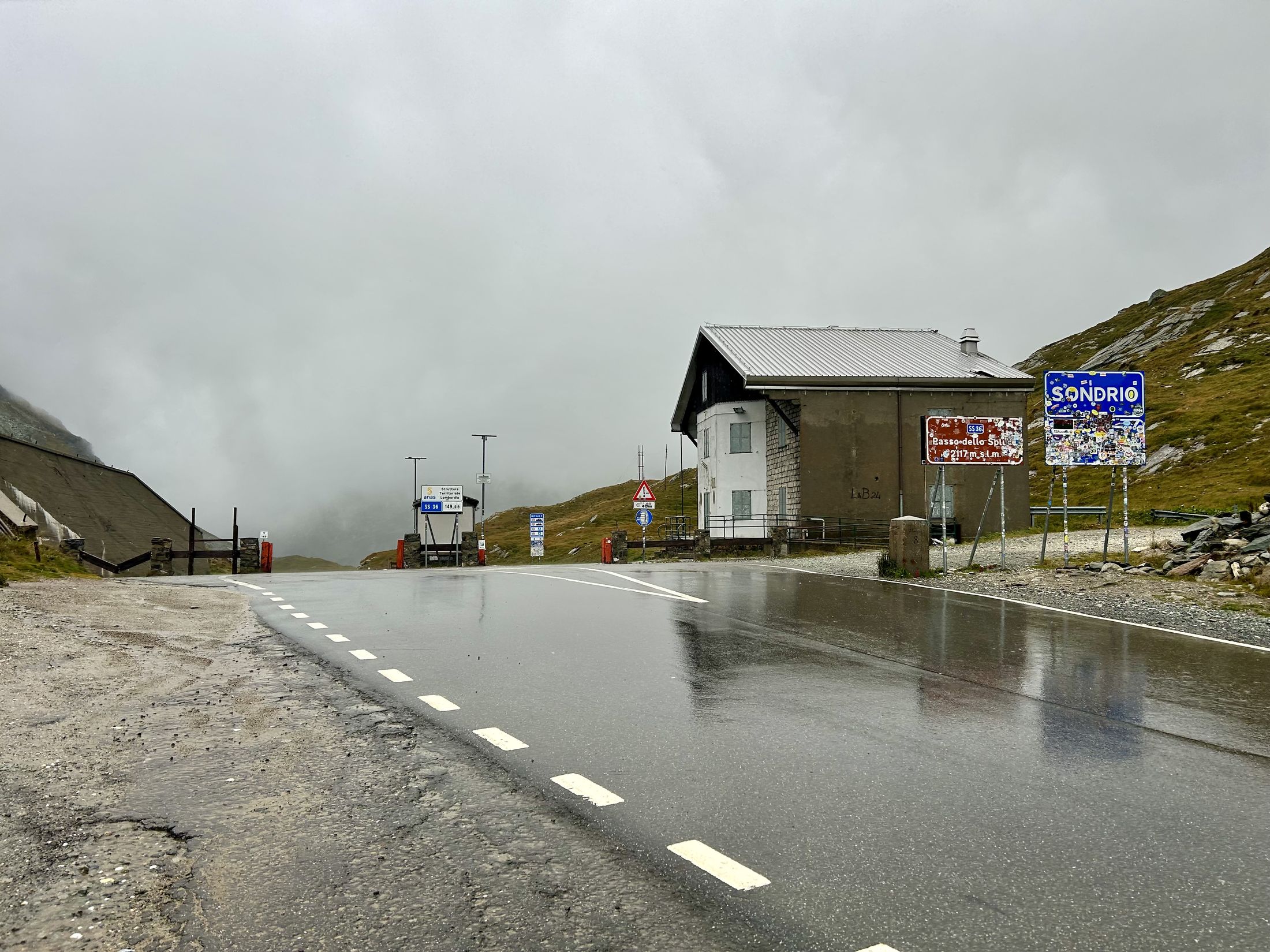 najwyższe alpejskie przełęcze drogowe Splugenpass