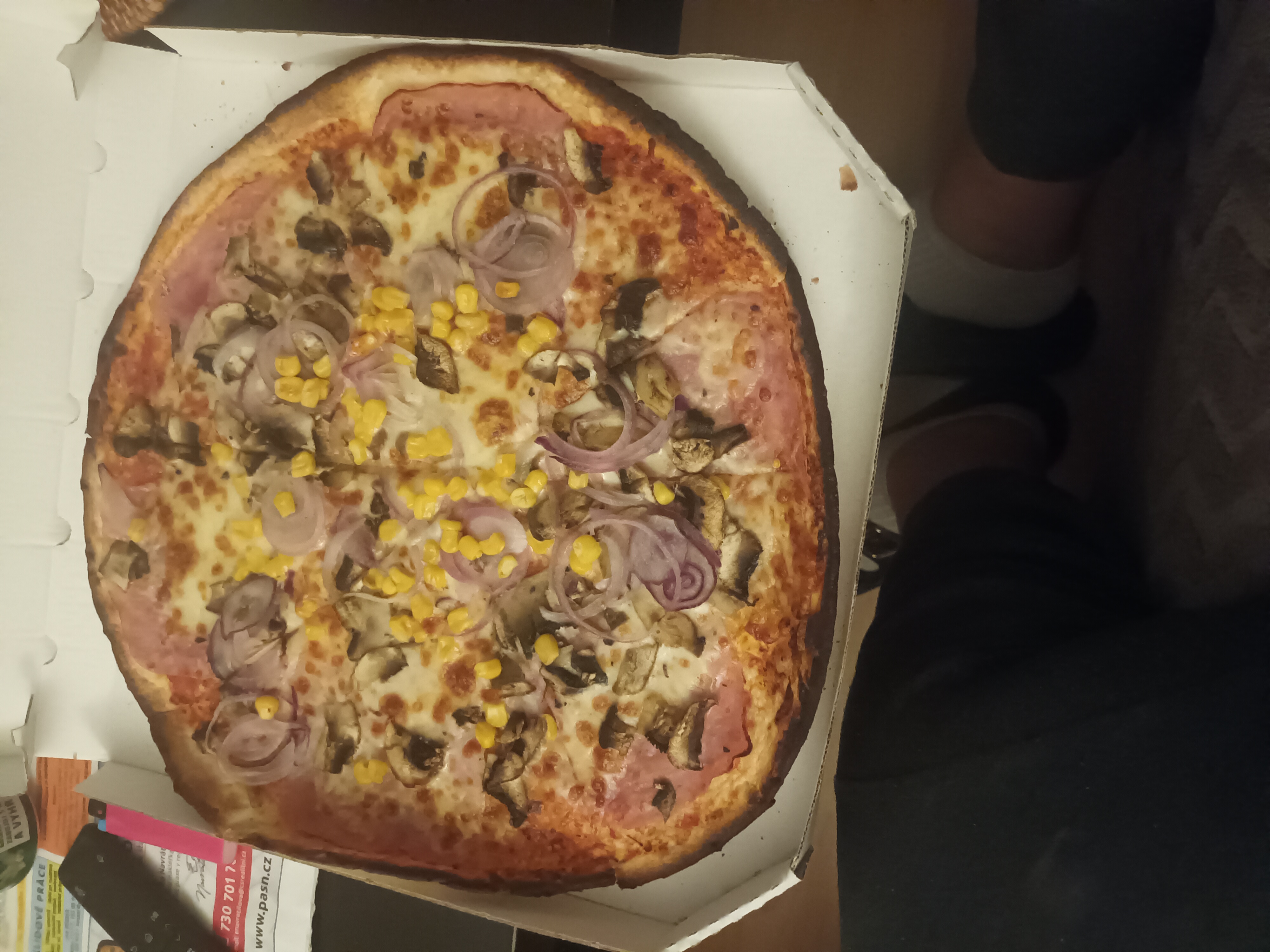 KM Pizza foto 2