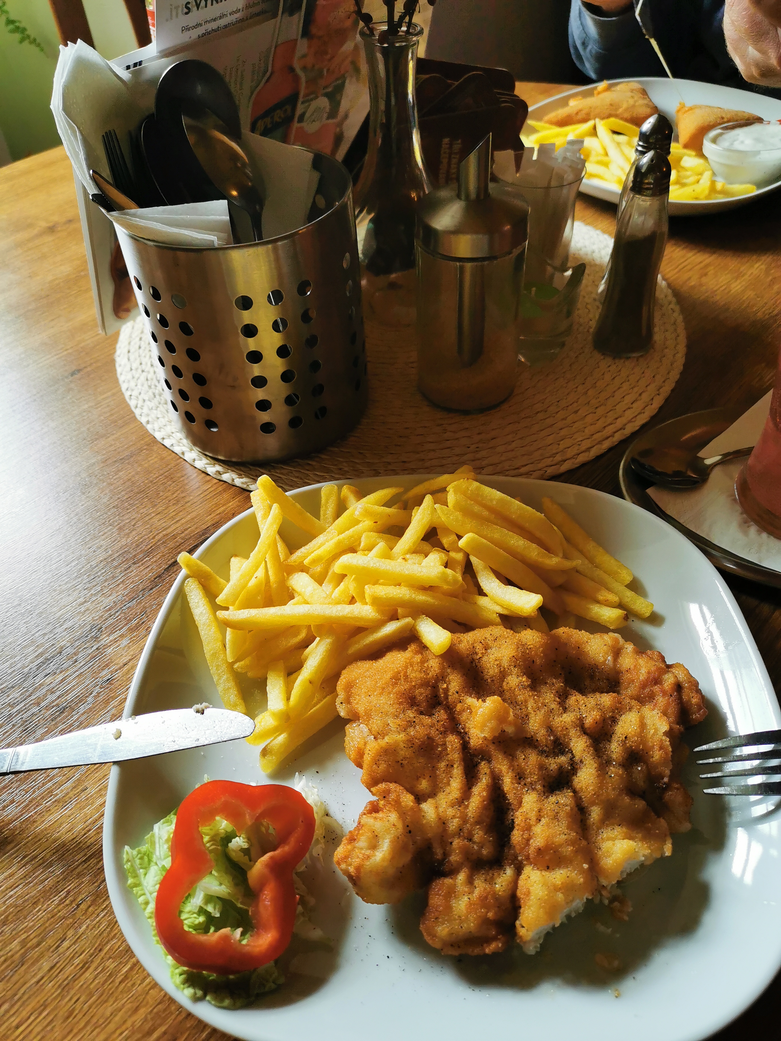 Harantova zámecká restaurace na Klenové foto 2