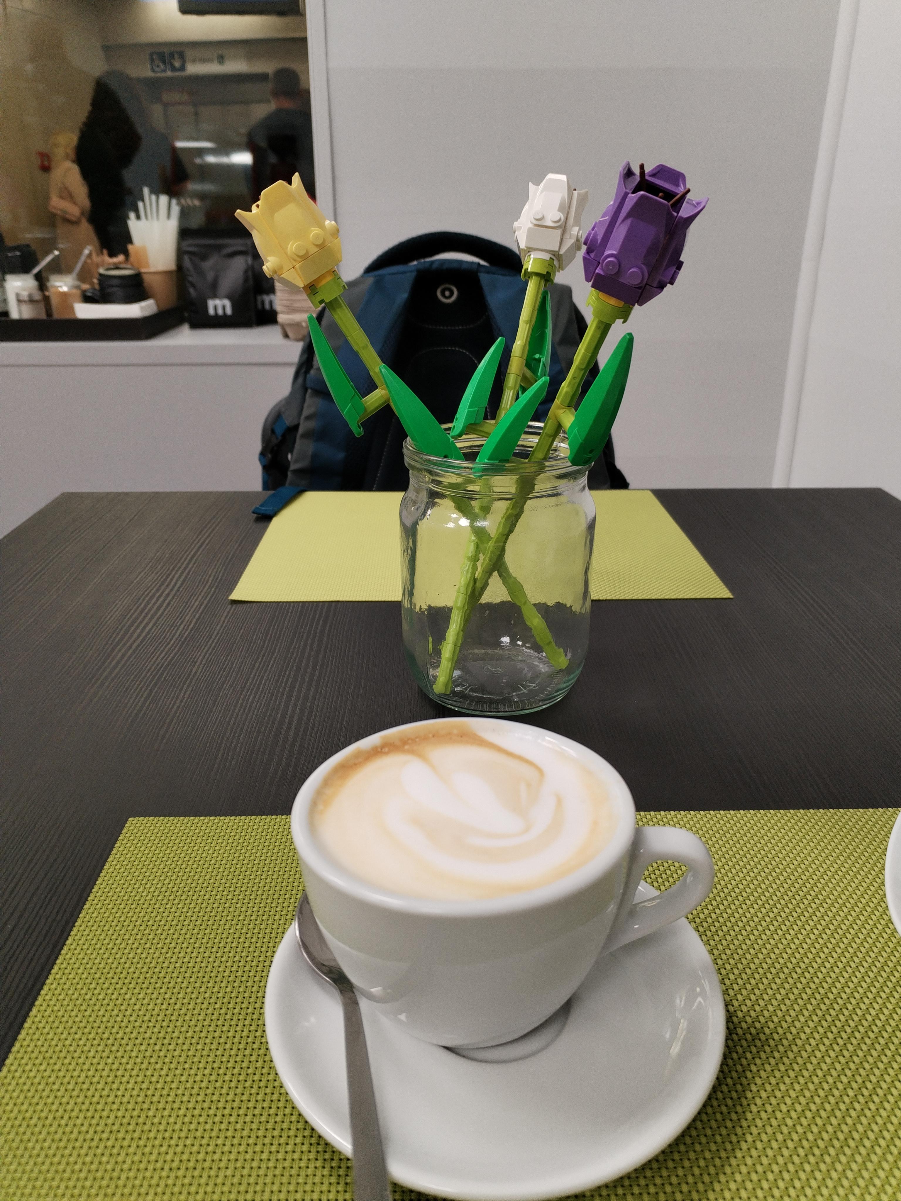 Kafe ve stanici foto 2