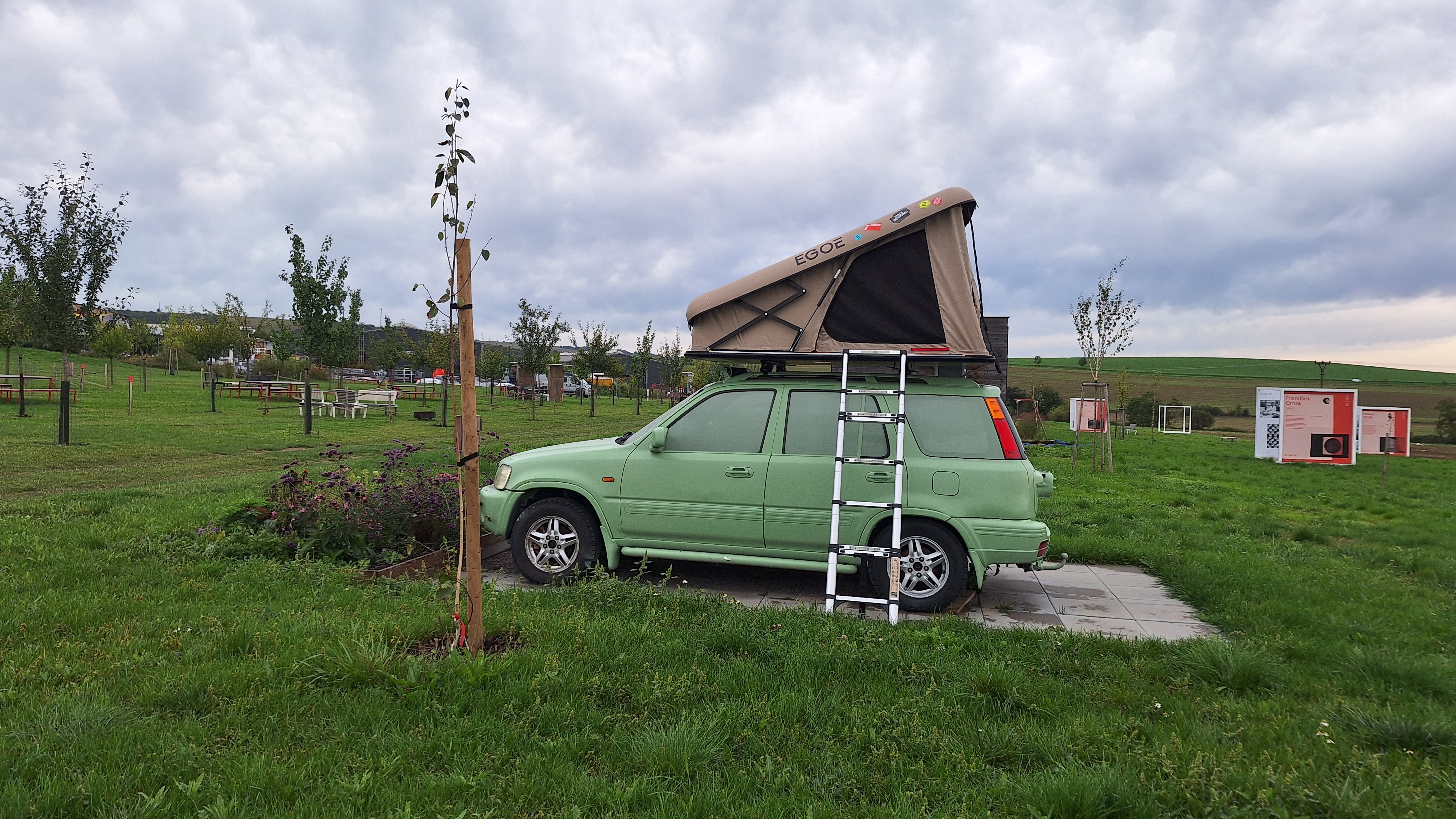 POLE DESIGNU - Kempus na poli foto 6