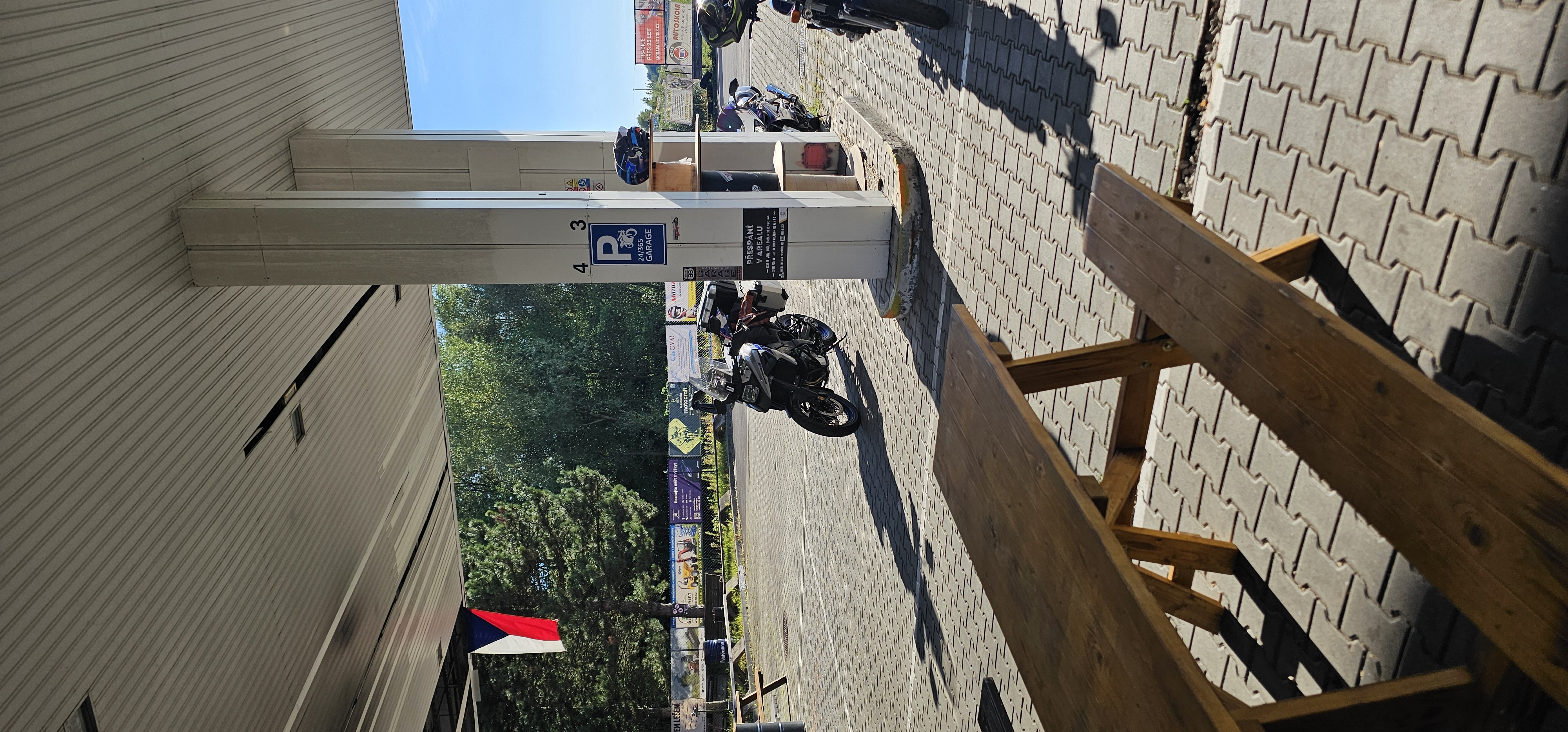 Moto Pauza foto 2
