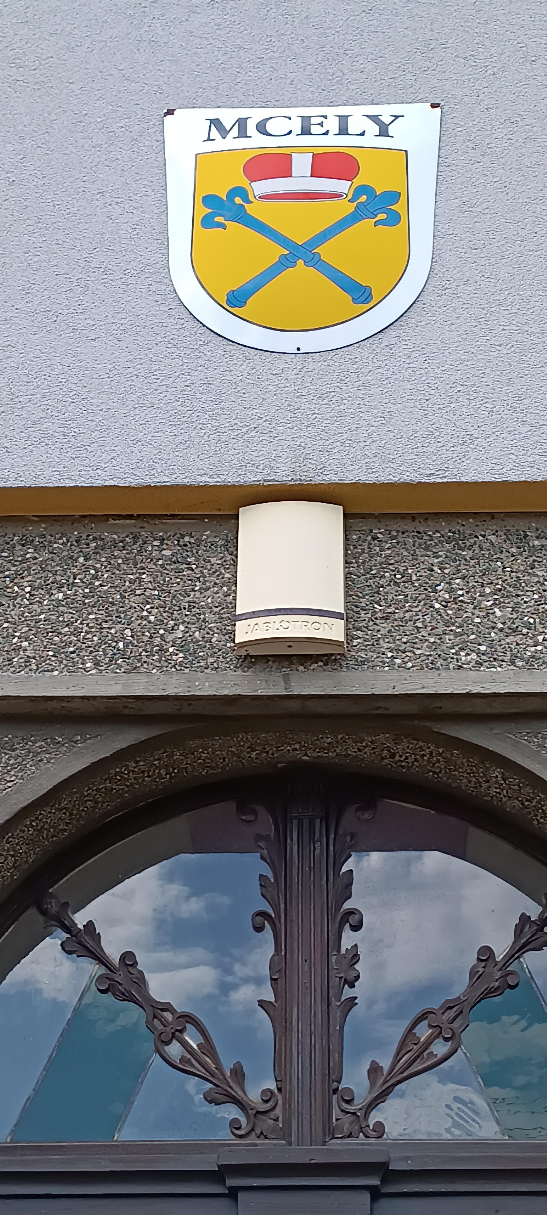 Mcely - obecní úřad foto 2