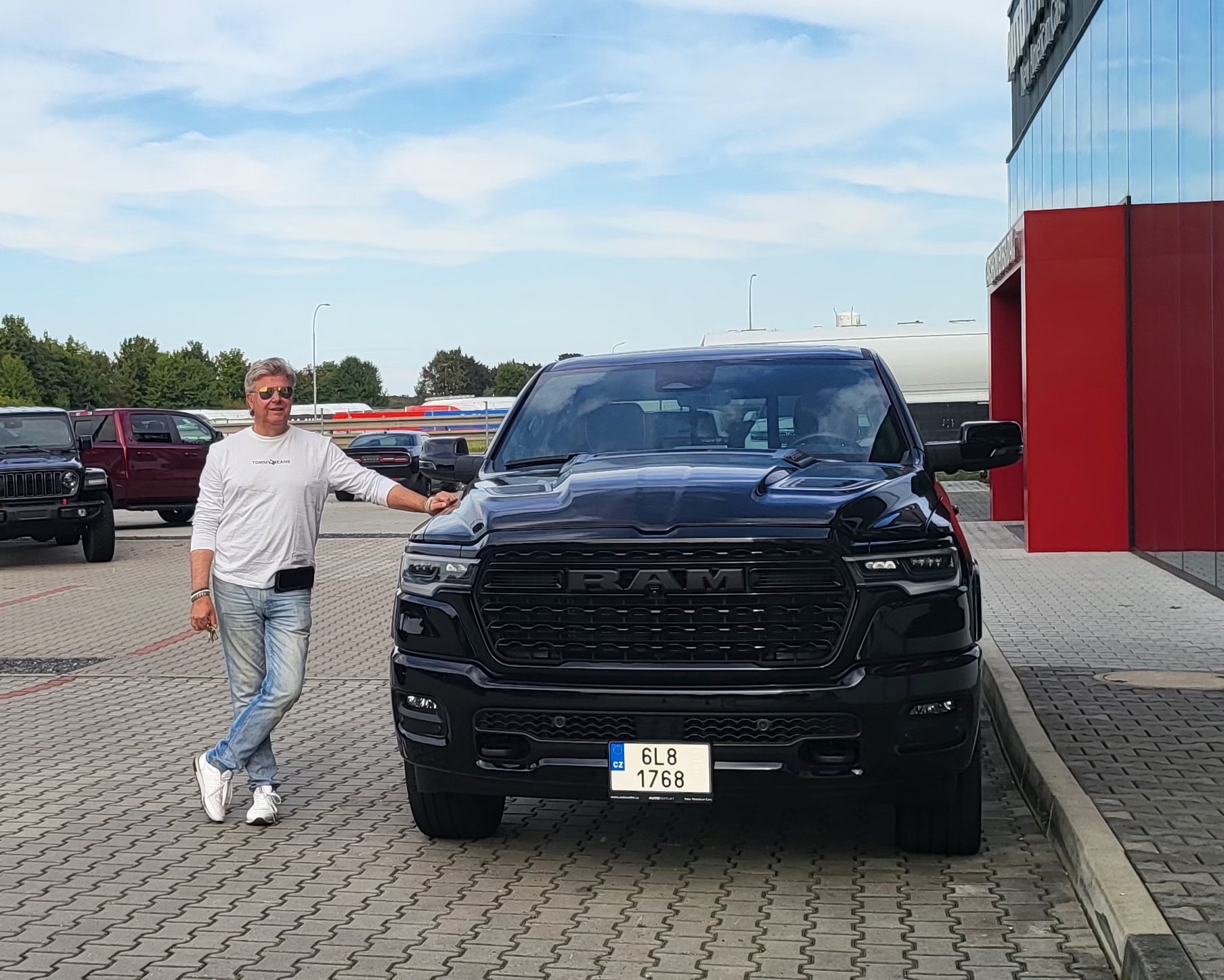 Auto Outlet foto 3
