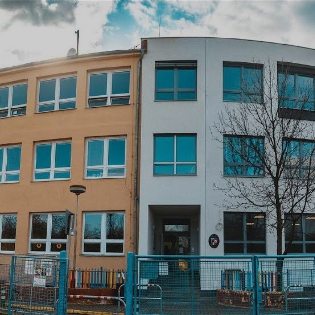 ZŠ Roztoky, Zaorálkova foto 2