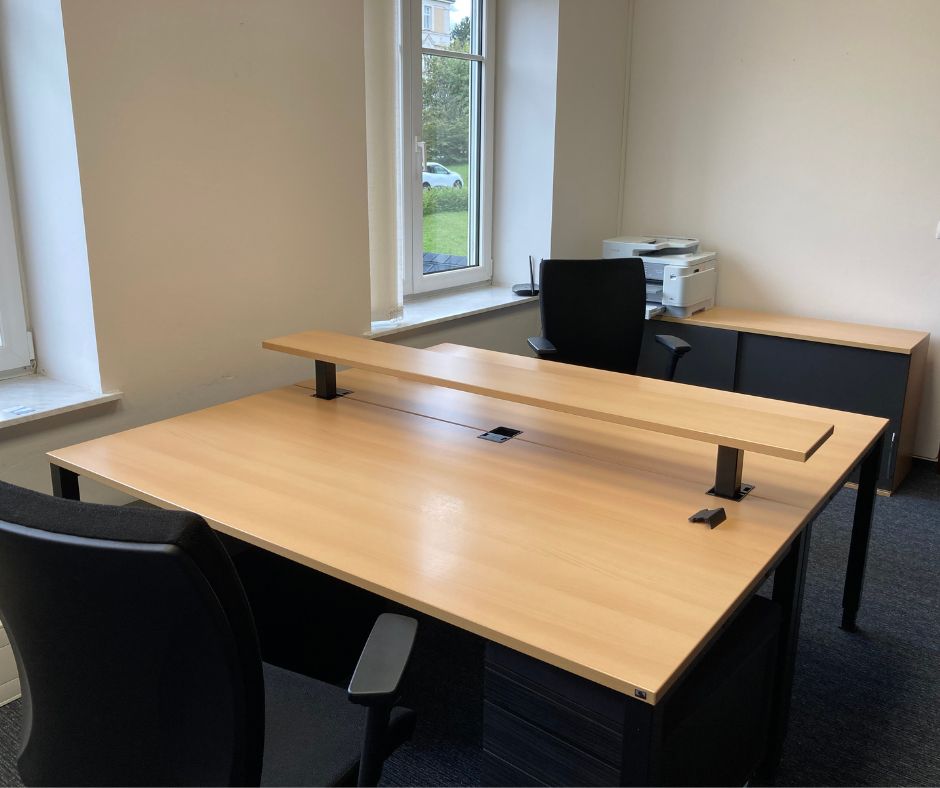 Bazar kancelářského nábytku KRMEC foto 3