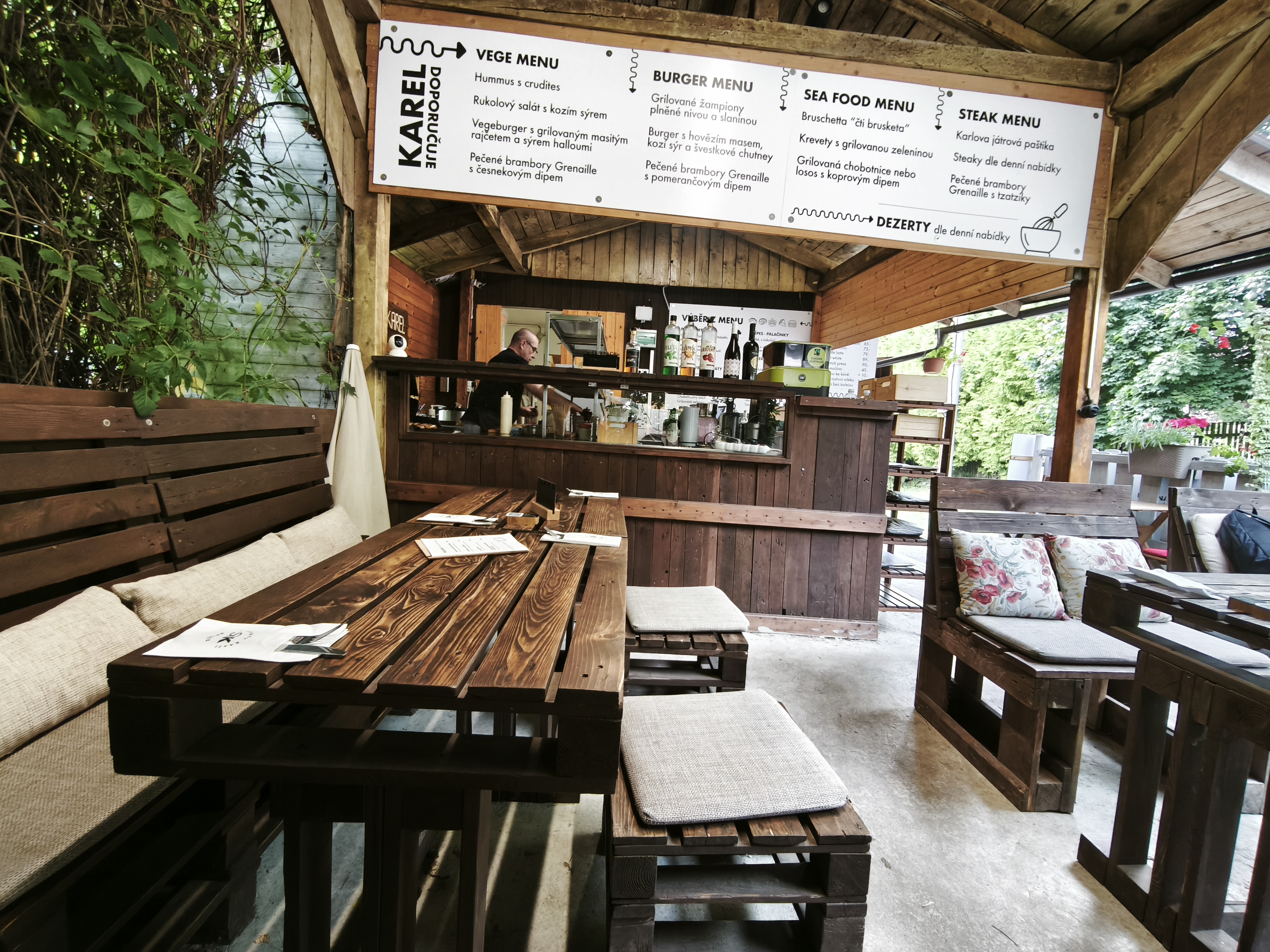 Taverna Bezděz - S láskou Karel foto 3